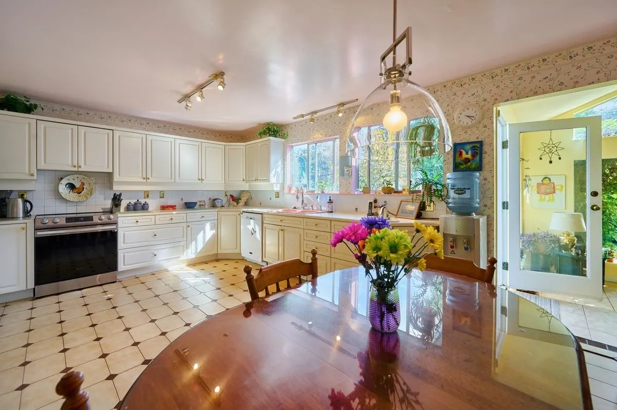 4228 Craigflower Drive