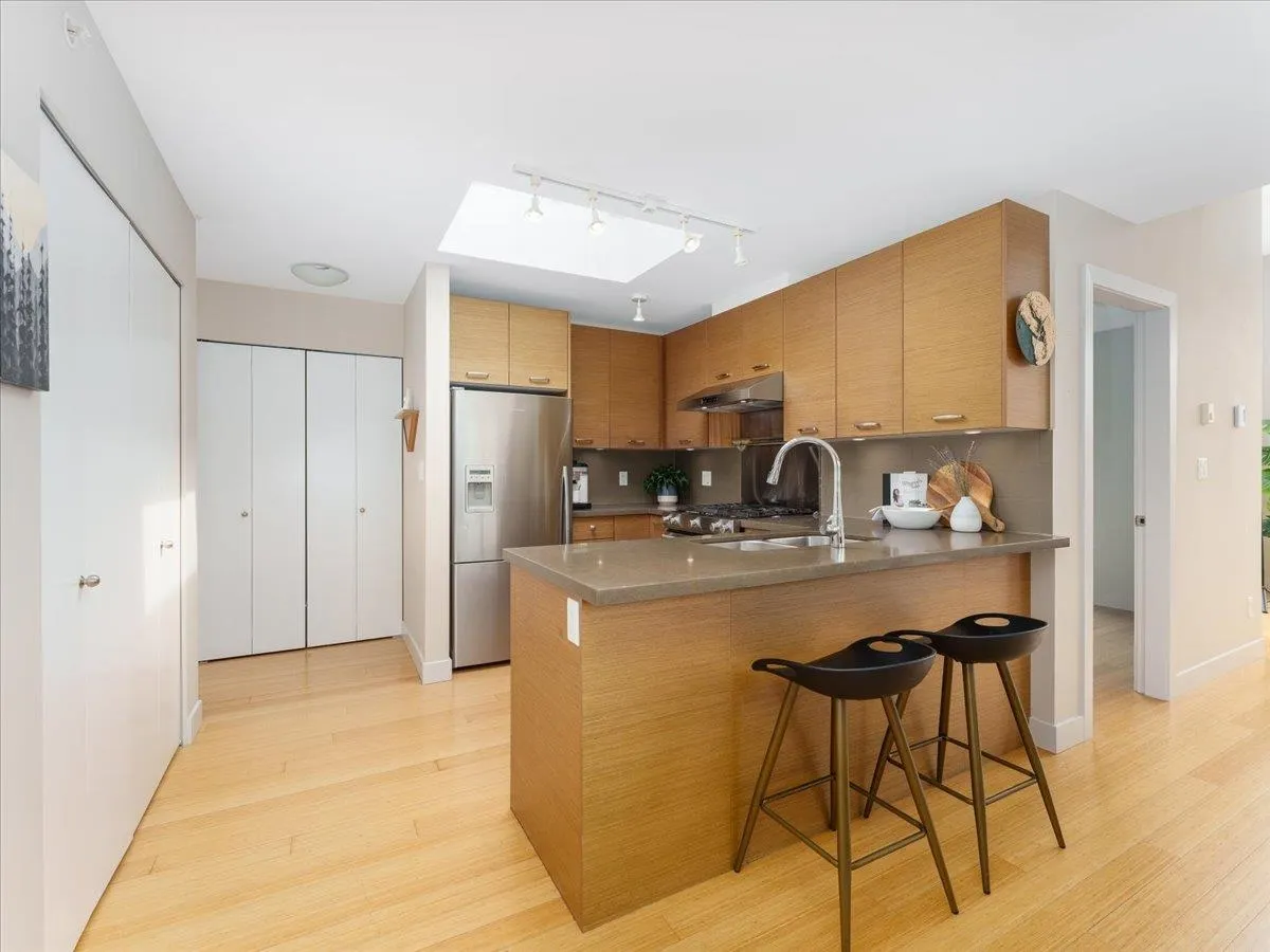 402 3732 Mt Seymour Parkway