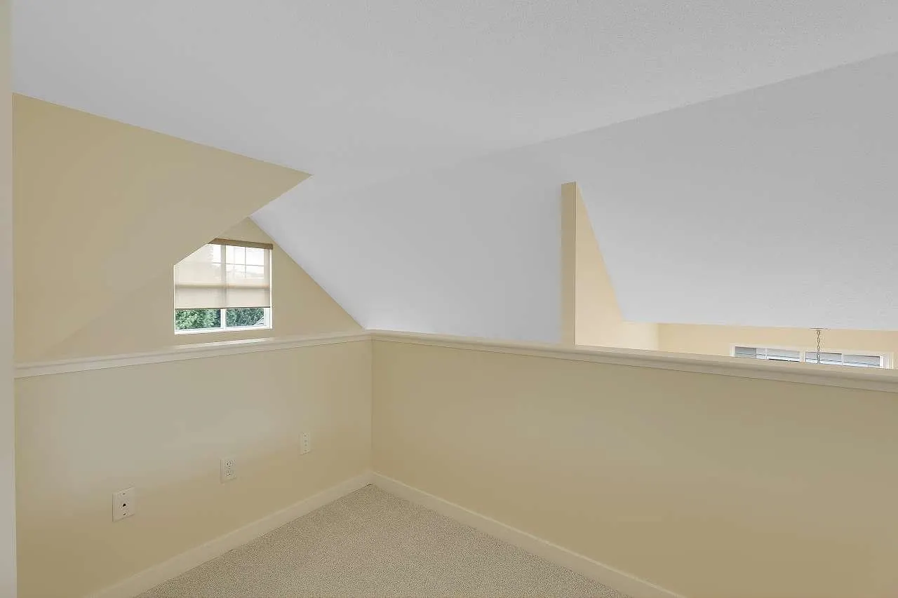 19 15450 Rosemary Heights Crescent