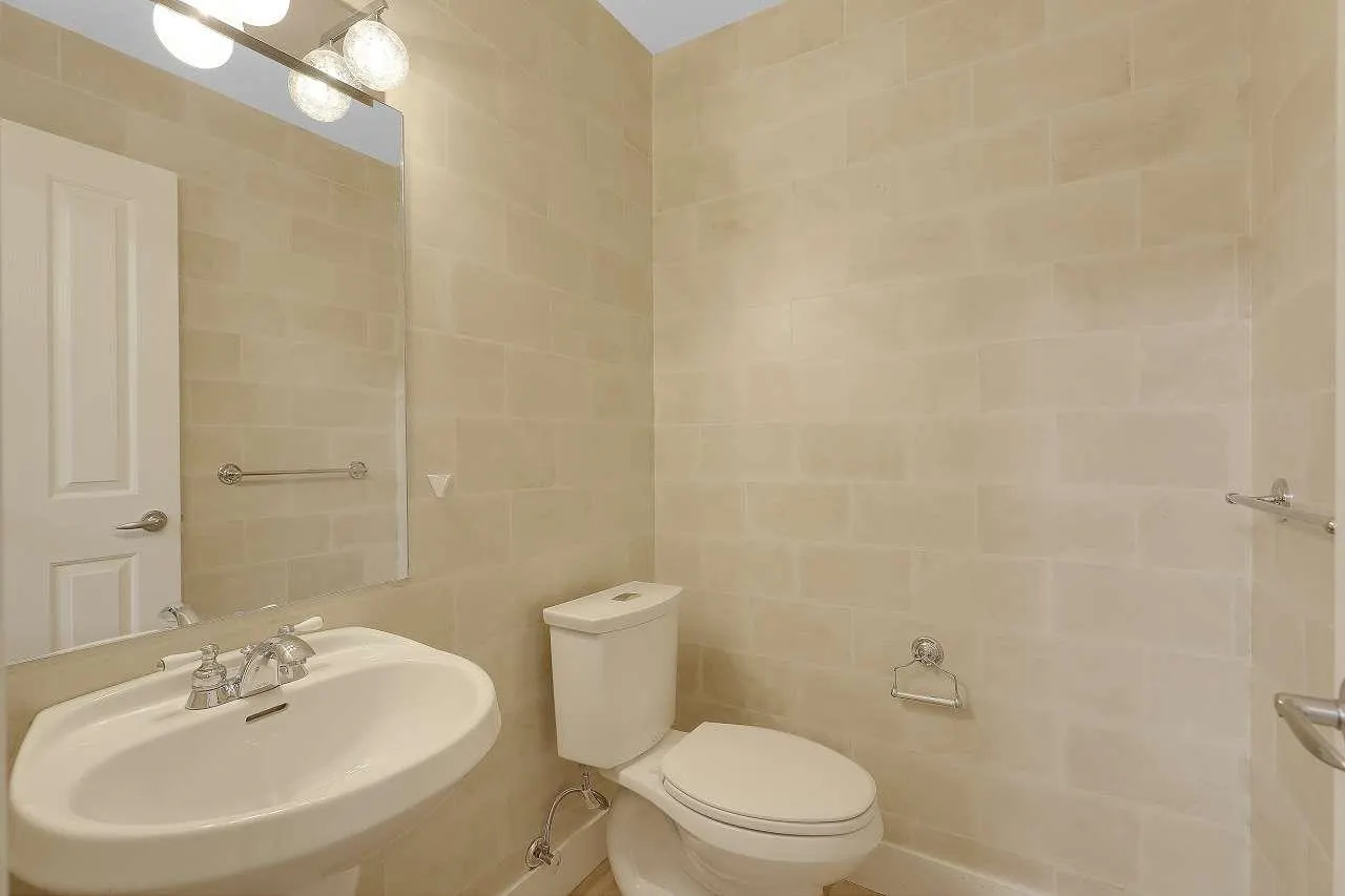 19 15450 Rosemary Heights Crescent