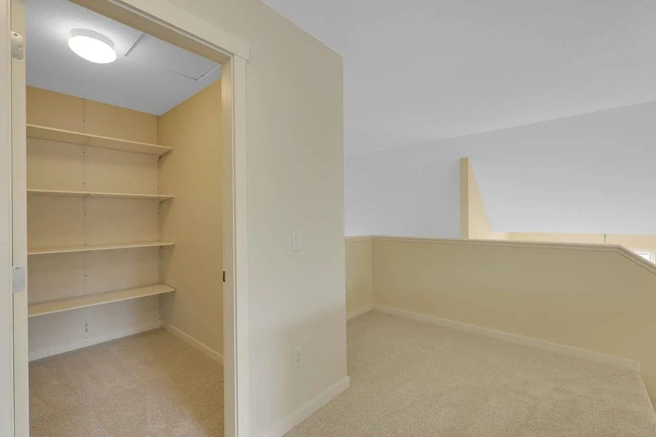 19 15450 Rosemary Heights Crescent