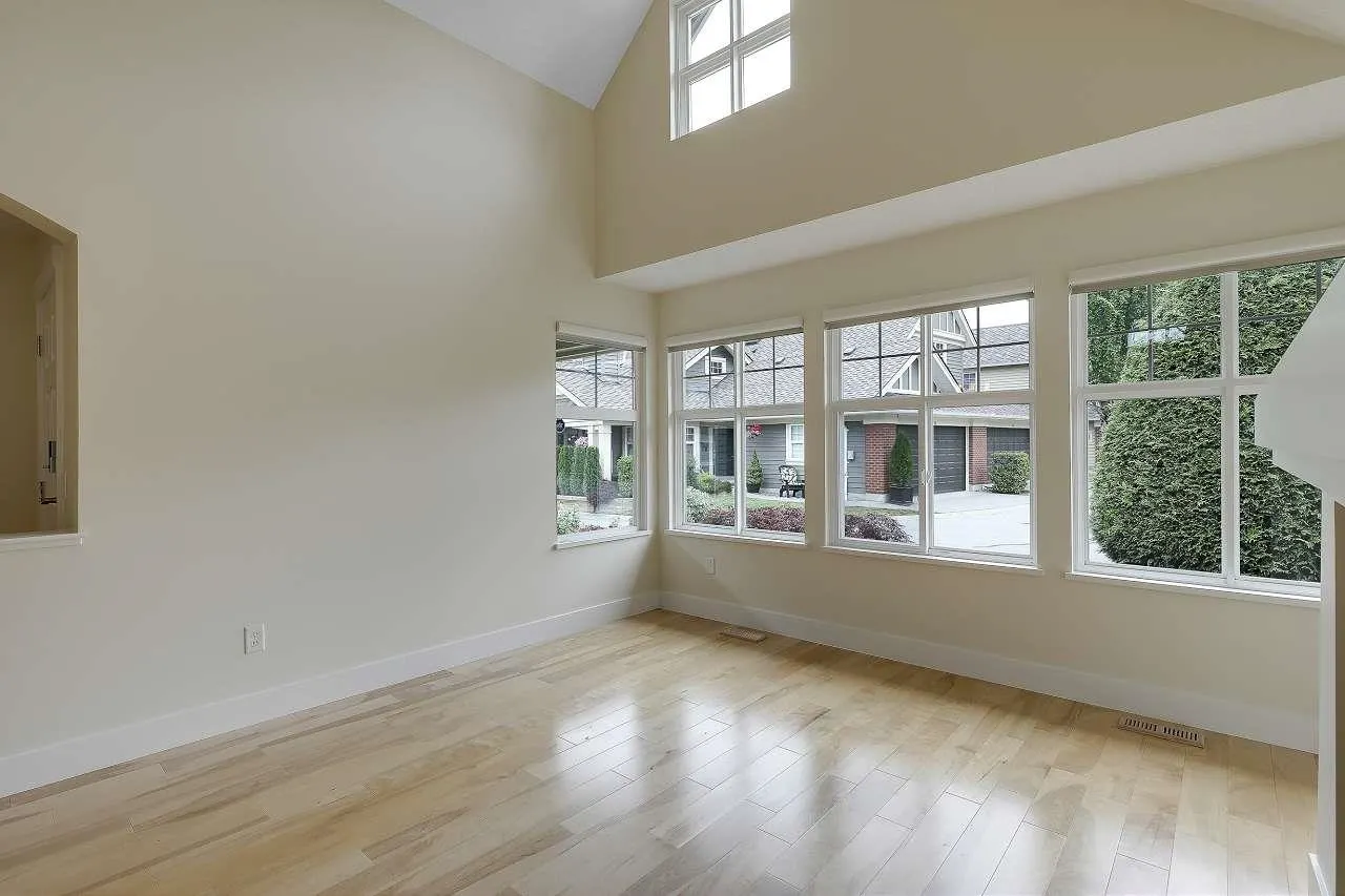 19 15450 Rosemary Heights Crescent