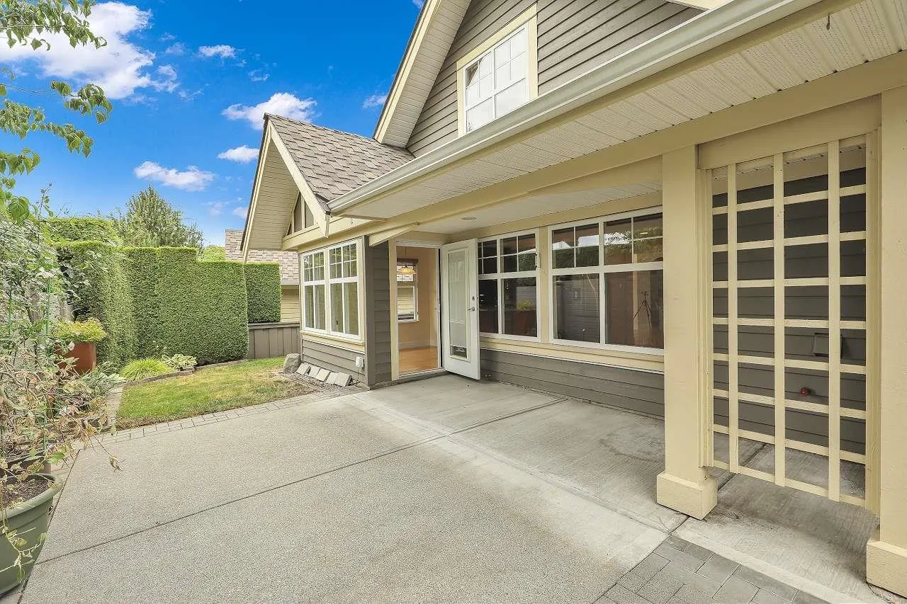 19 15450 Rosemary Heights Crescent