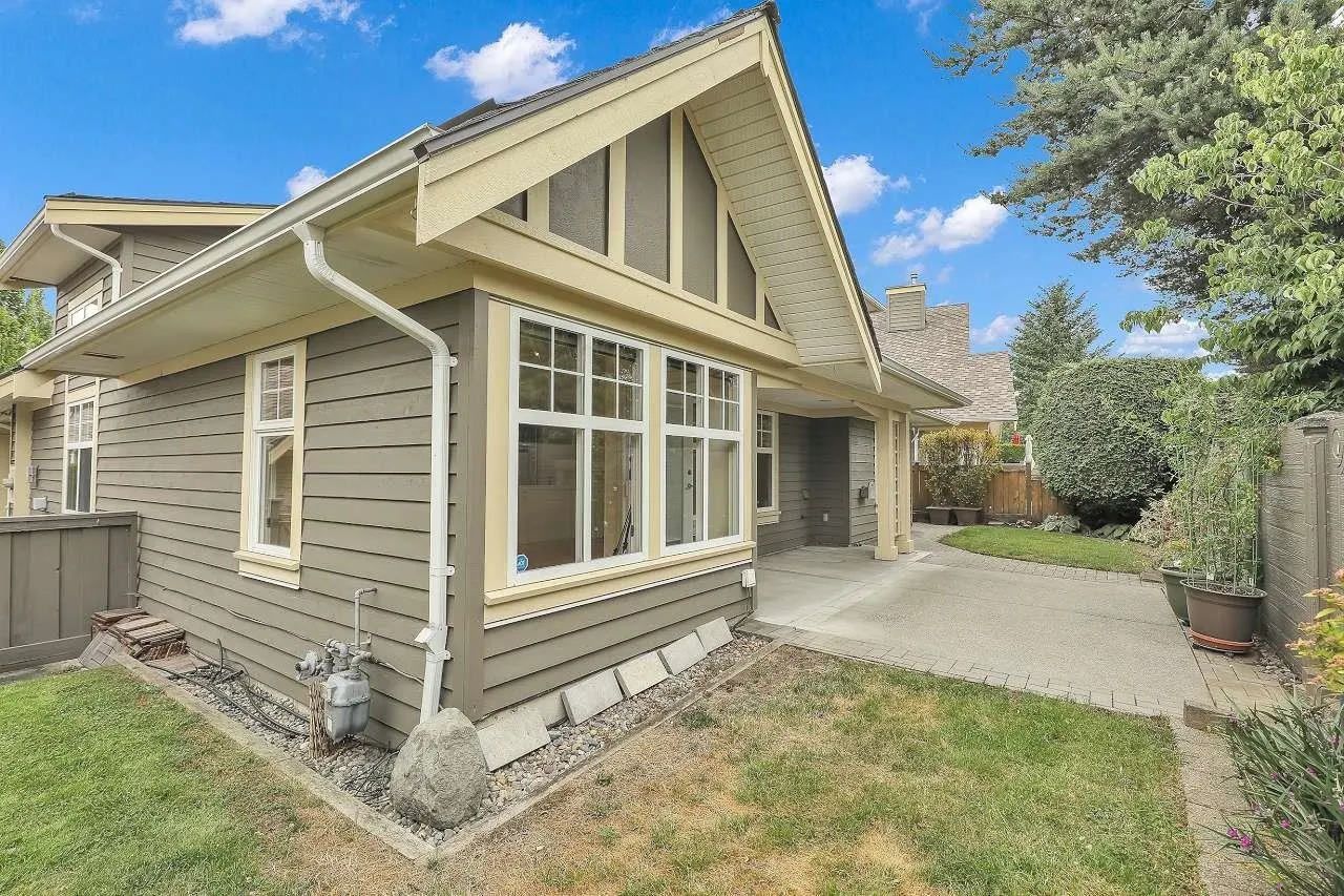 19 15450 Rosemary Heights Crescent
