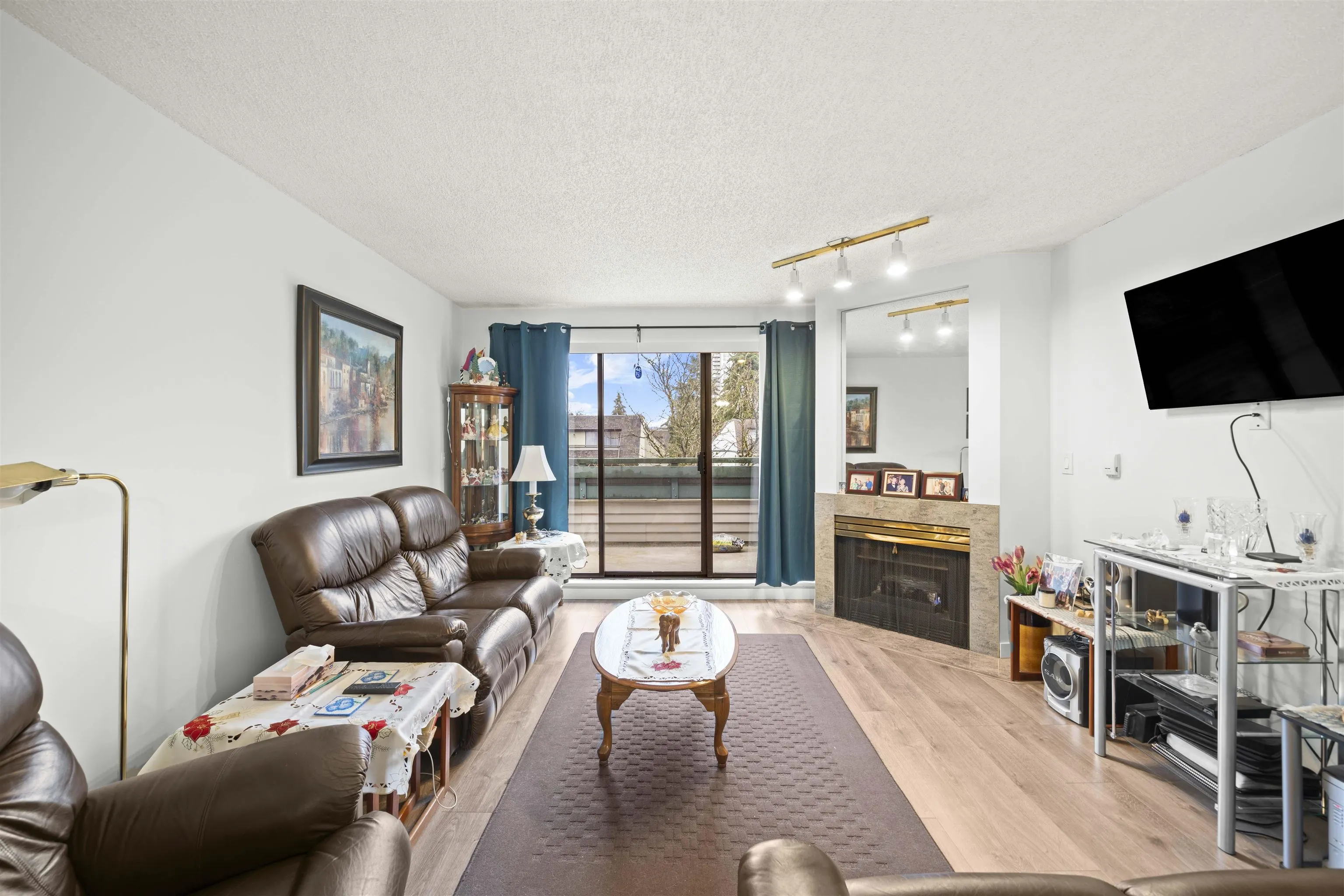 416 2915 Glen Drive