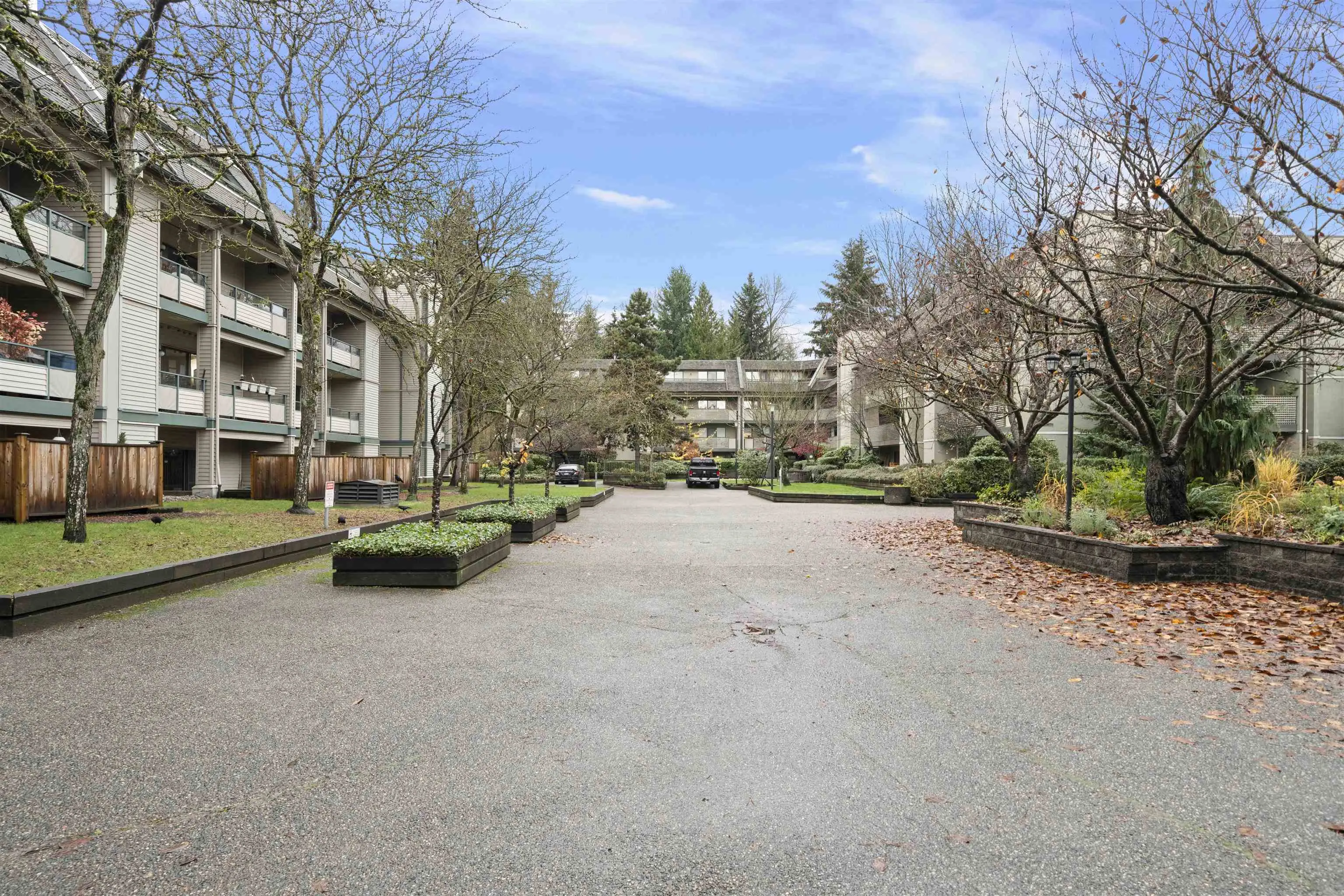 416 2915 Glen Drive