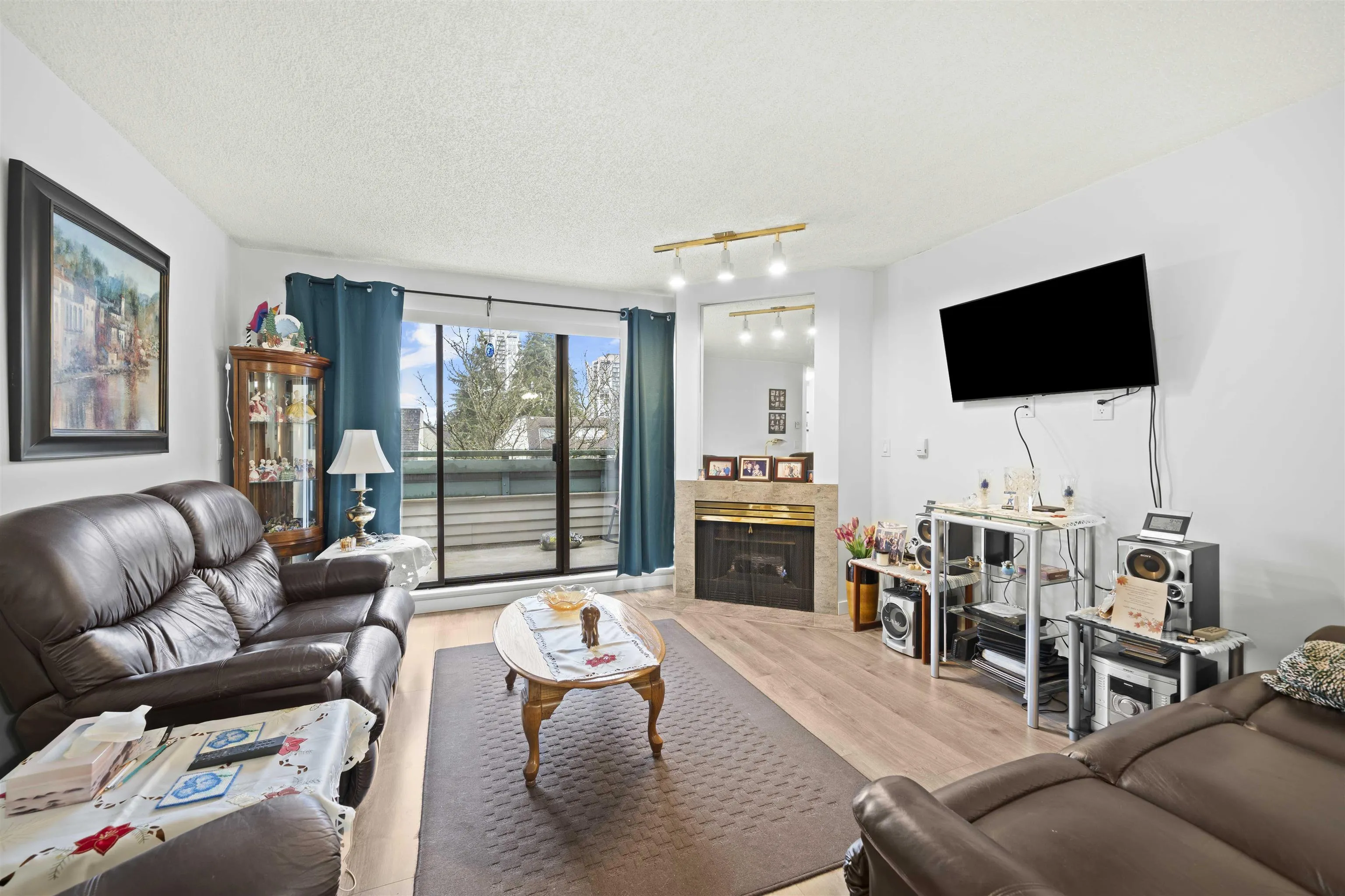 416 2915 Glen Drive