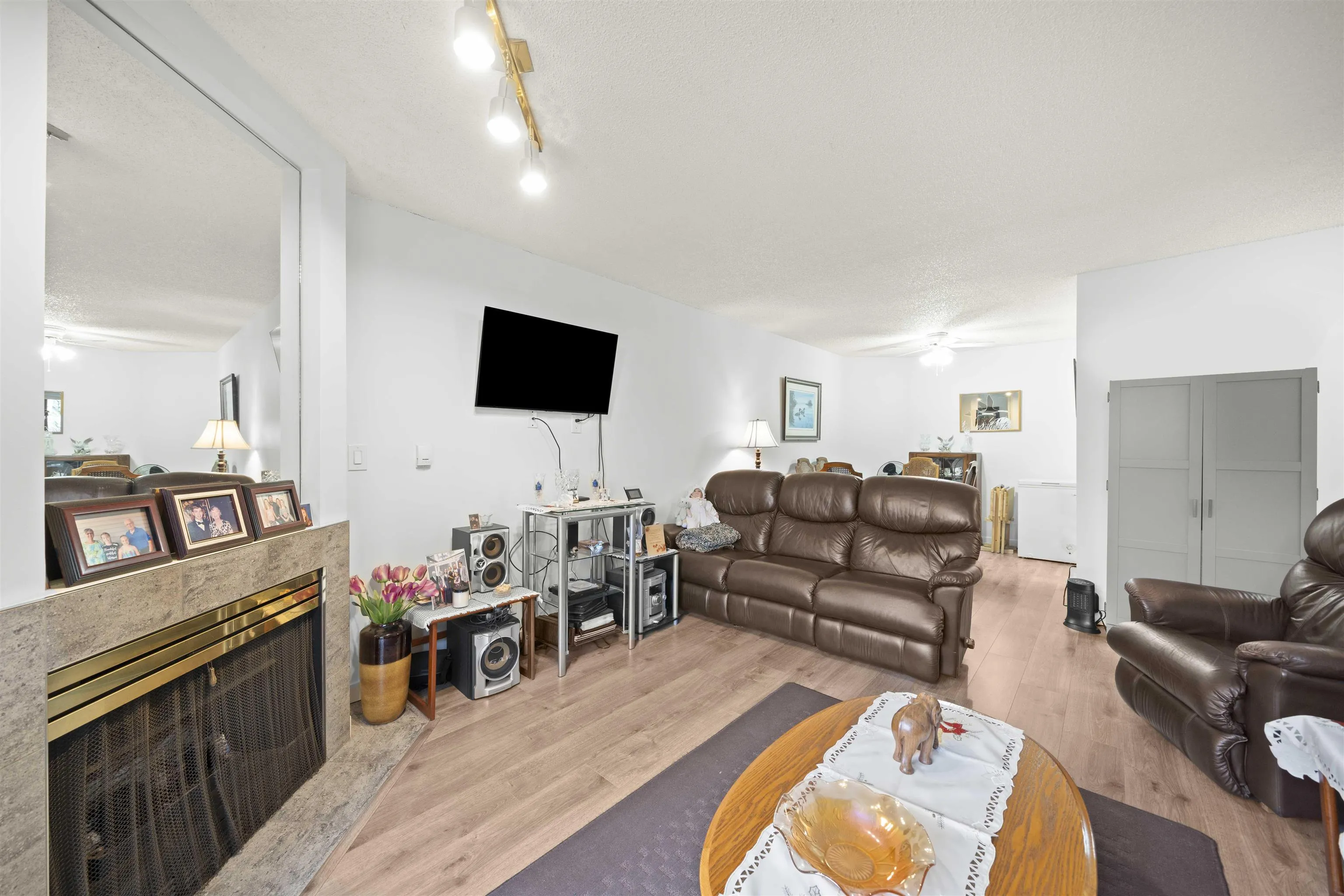 416 2915 Glen Drive