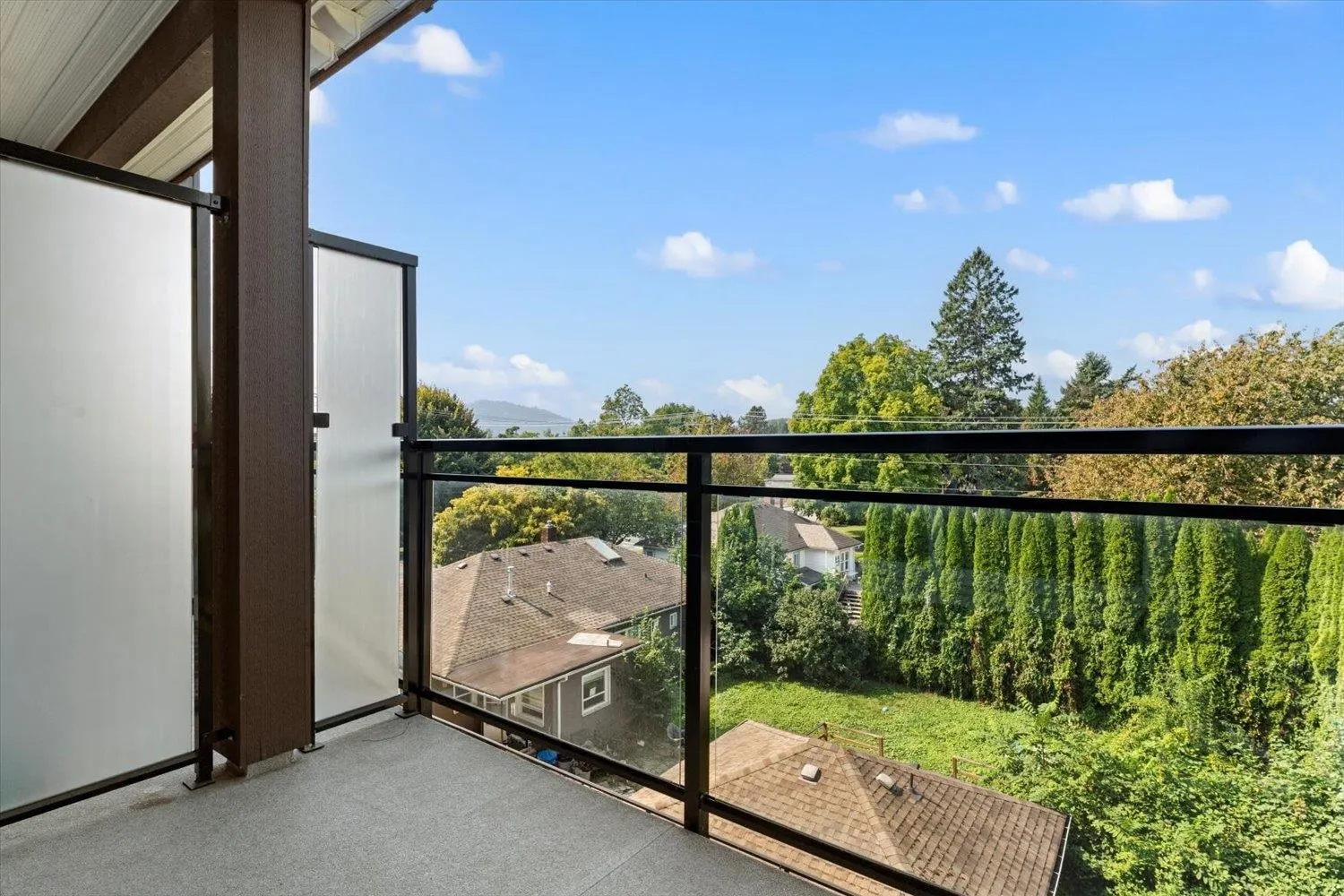 308 9450 Robson Street