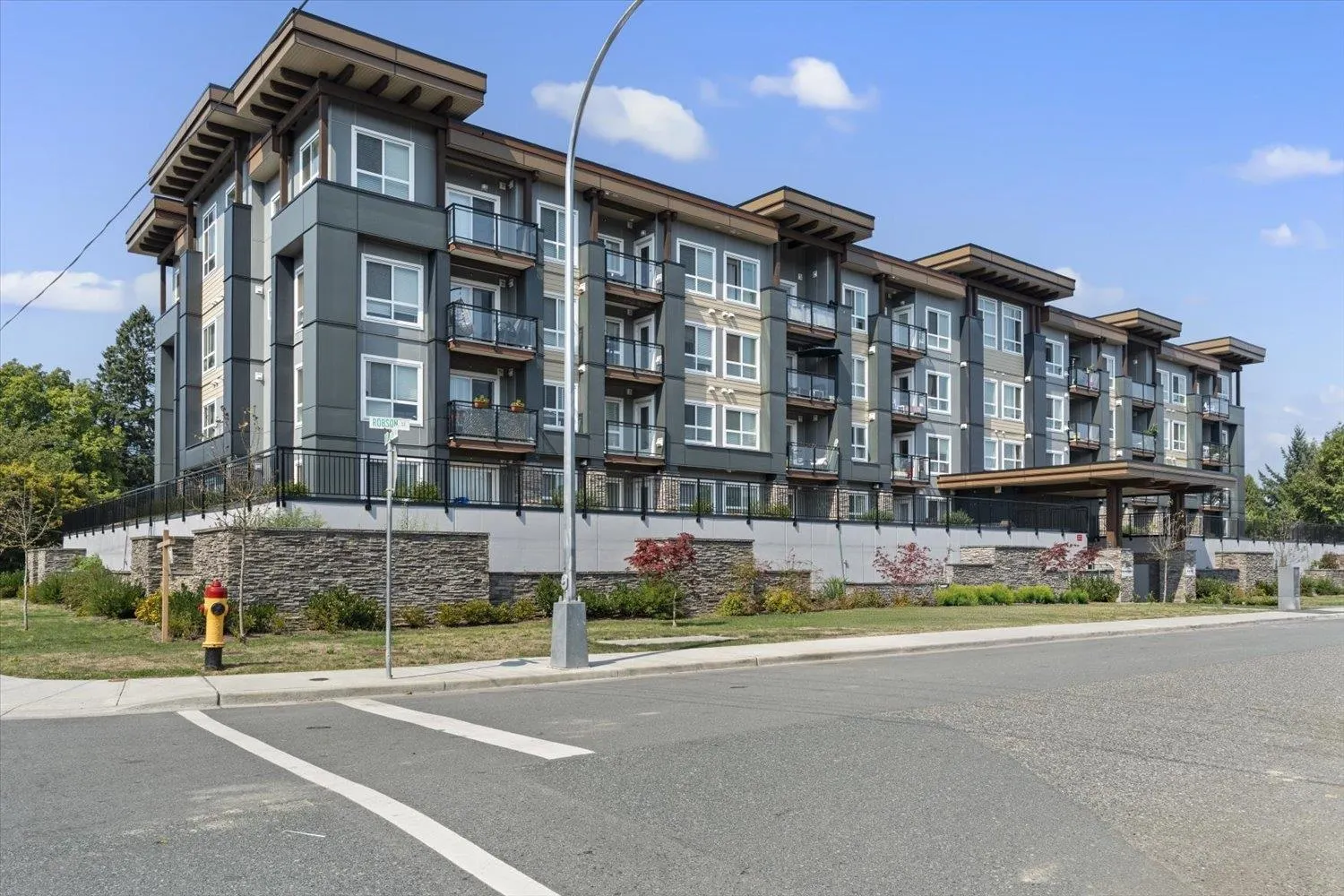 308 9450 Robson Street
