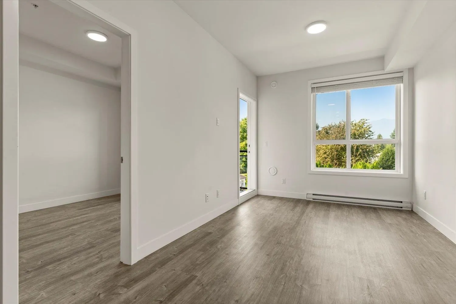 308 9450 Robson Street