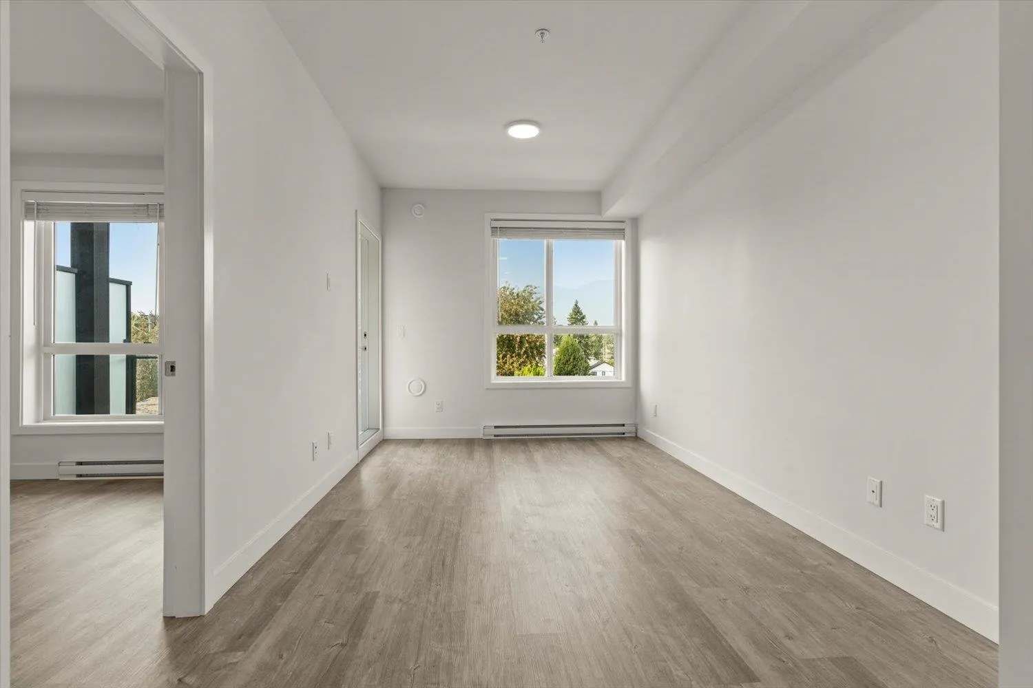 308 9450 Robson Street