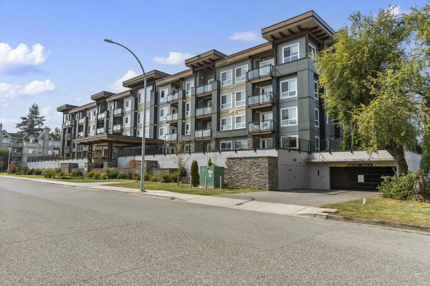 308 9450 Robson Street