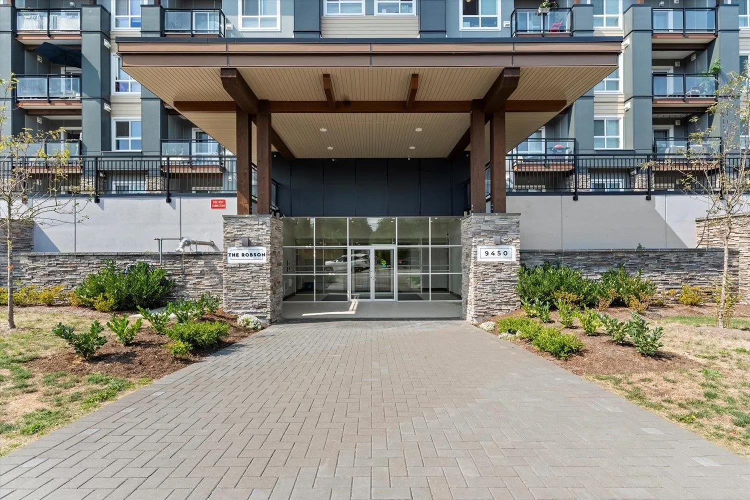 308 9450 Robson Street