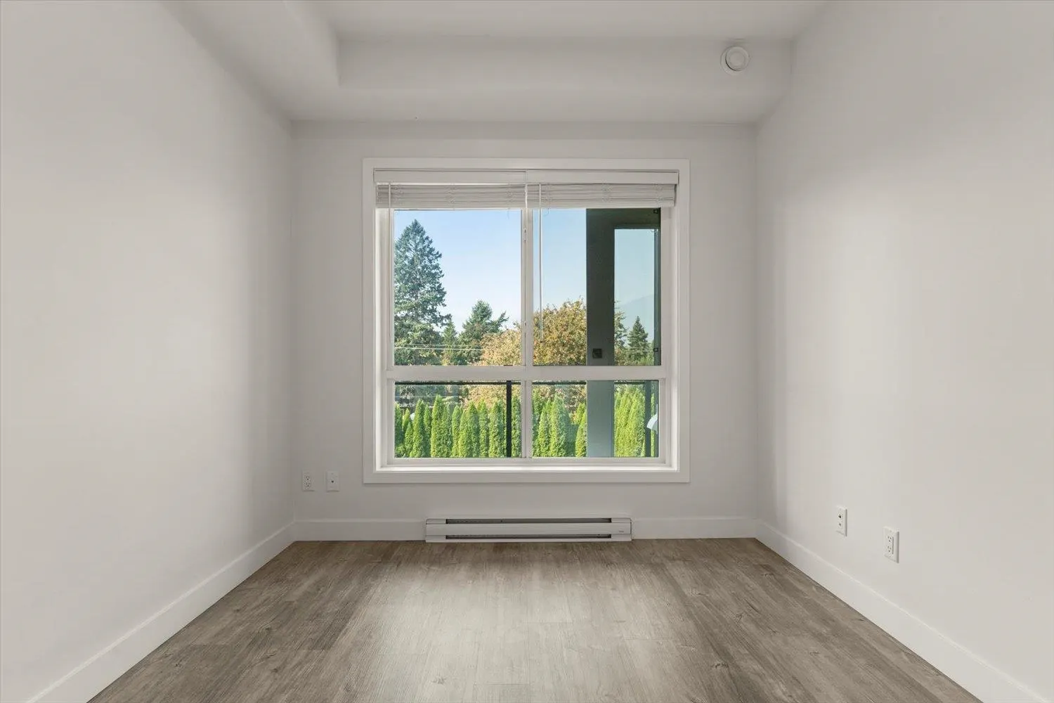 308 9450 Robson Street