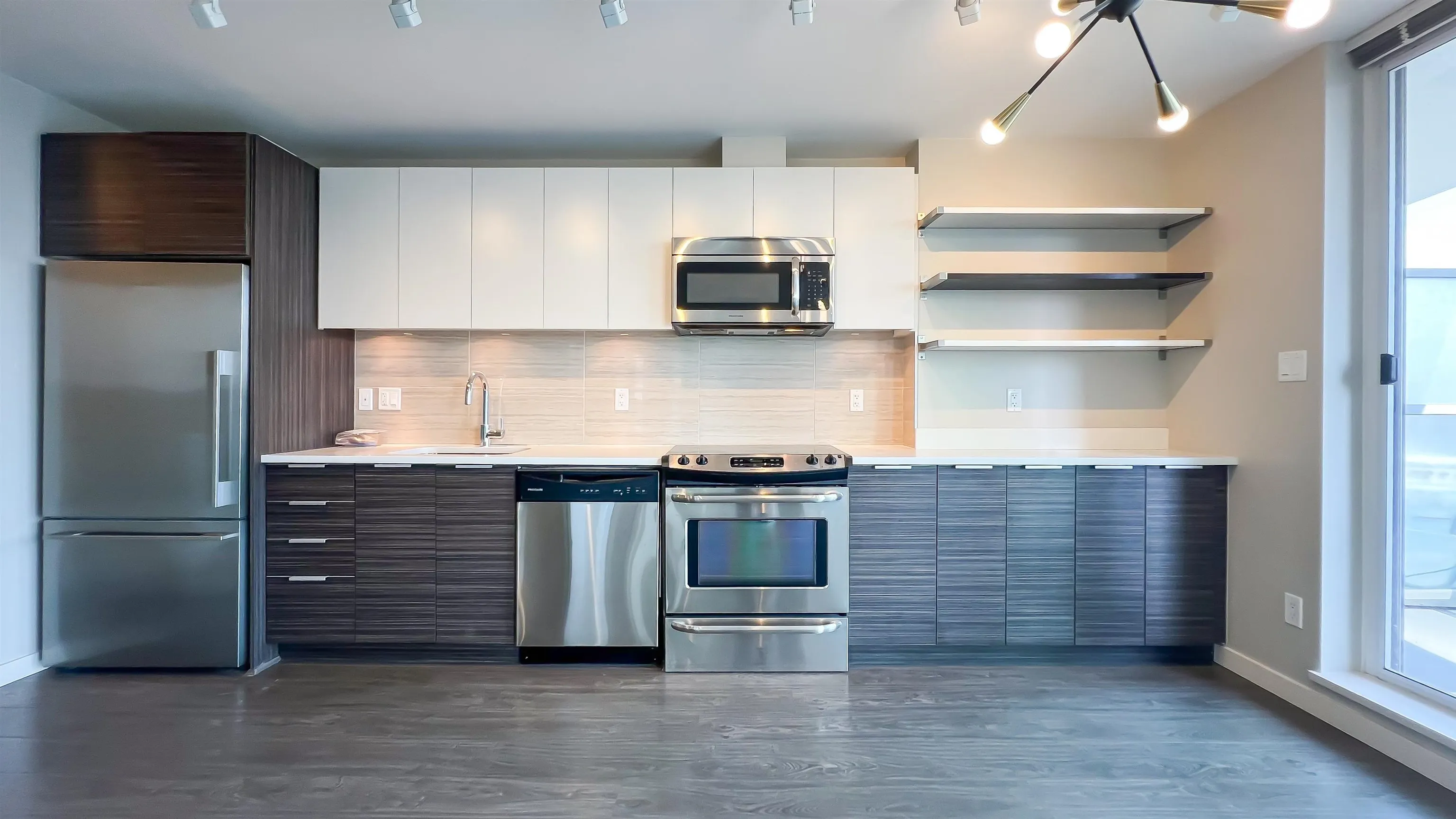 1905 13303 Central Avenue