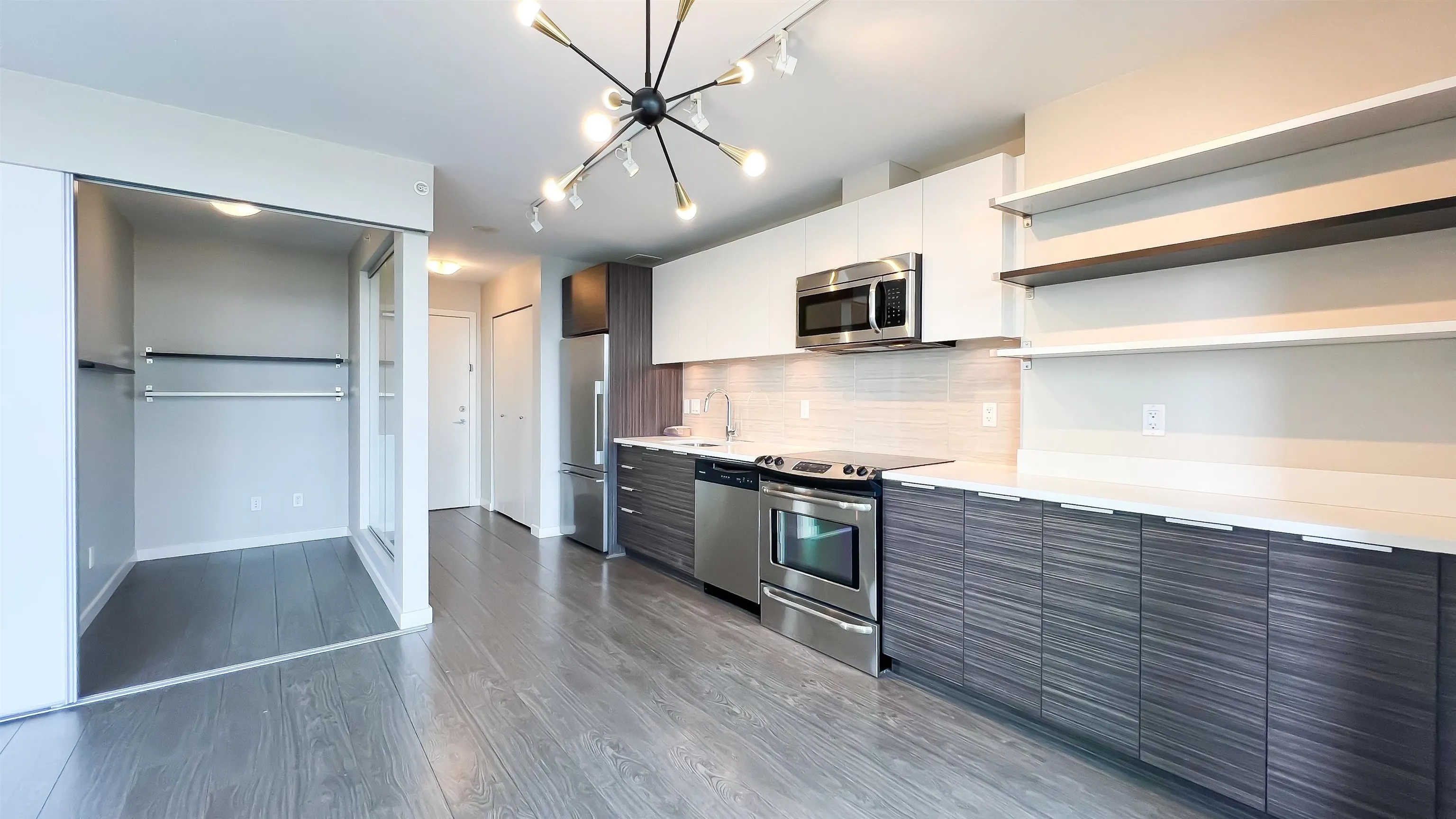 1905 13303 Central Avenue