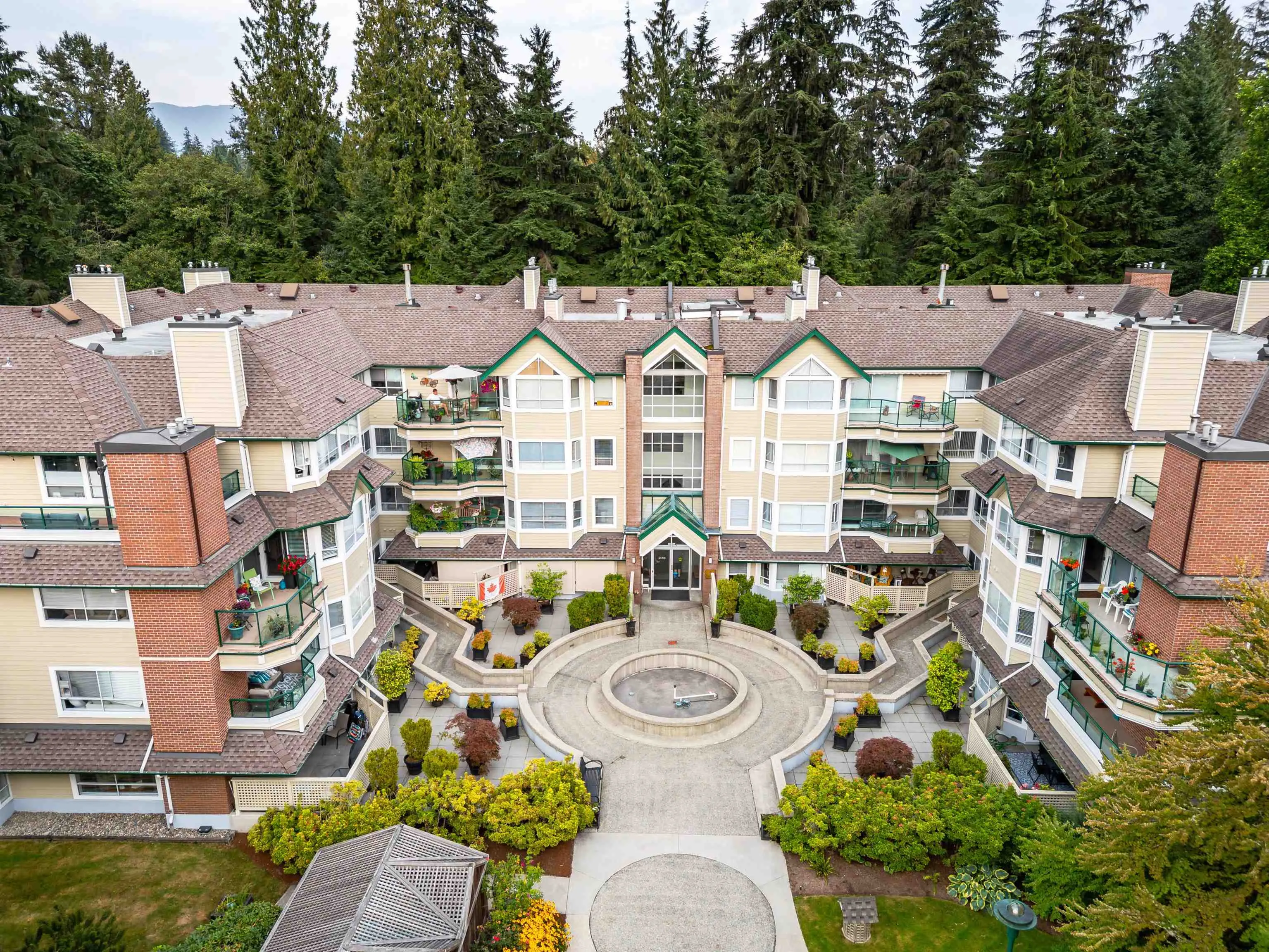 212 3690 Banff Court