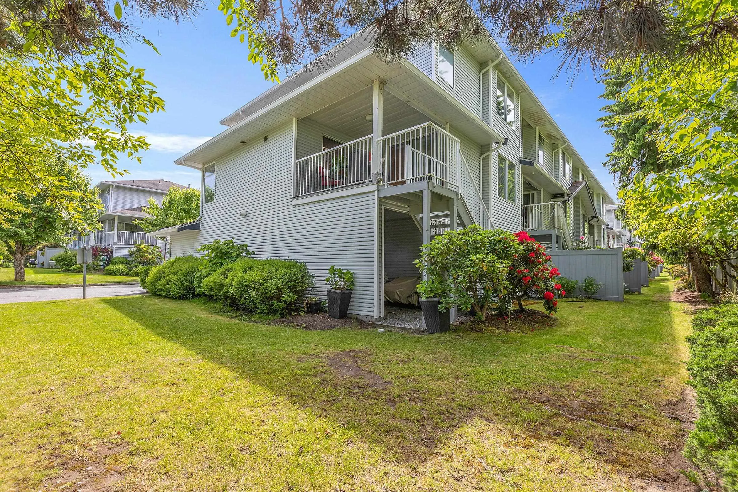 13 16363 85 Avenue