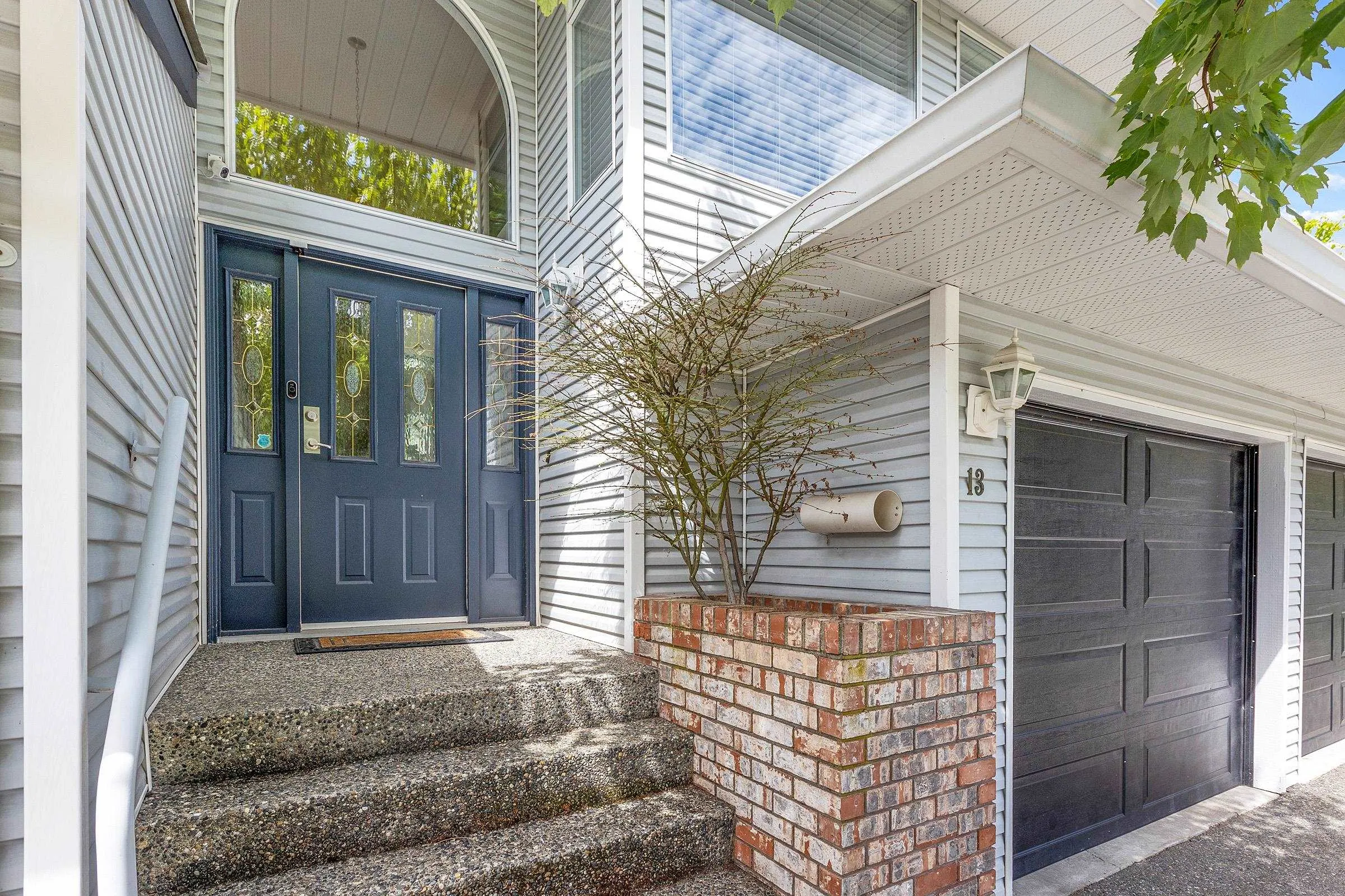 13 16363 85 Avenue