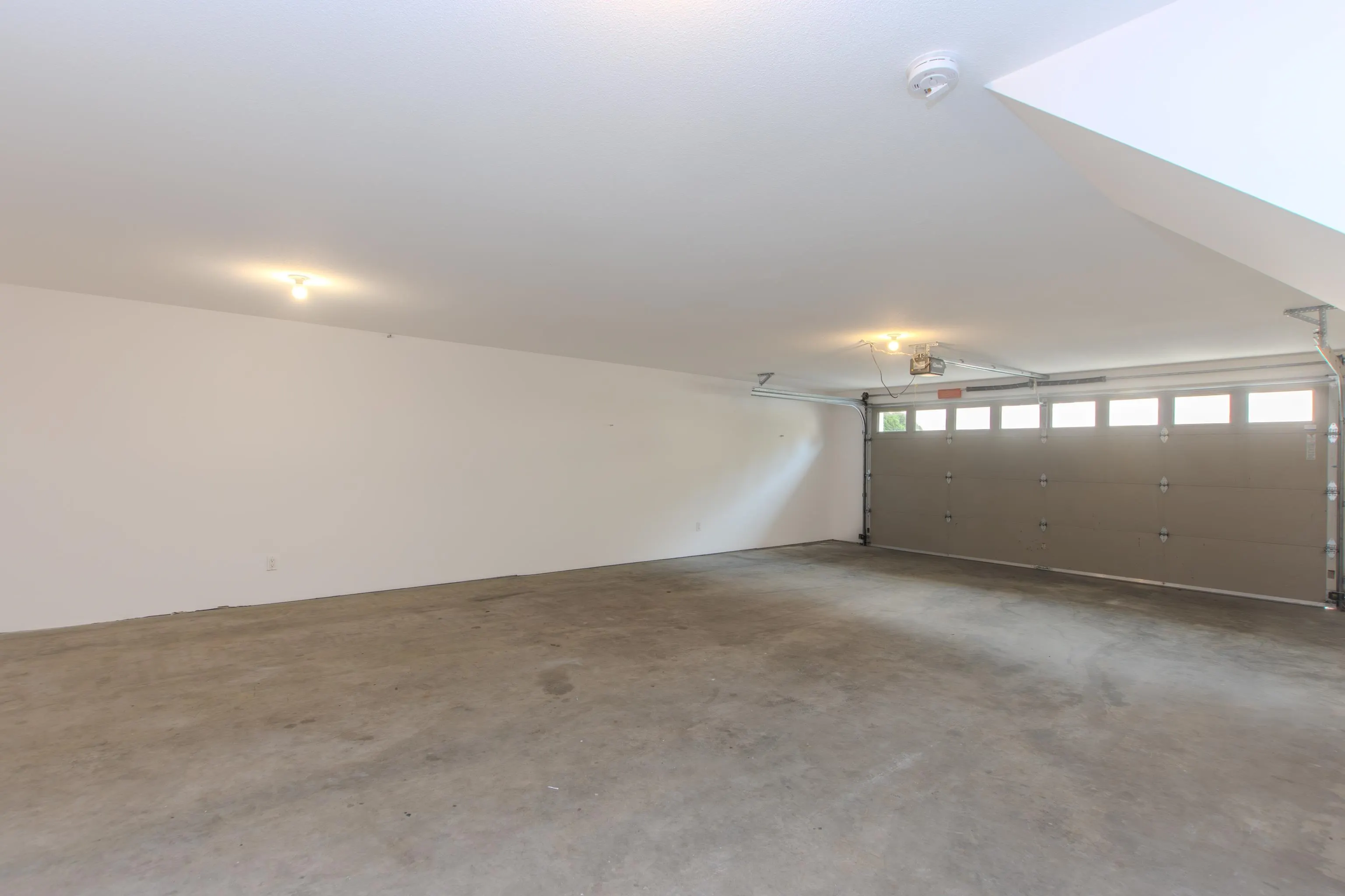 18 1200 Edgewater Drive