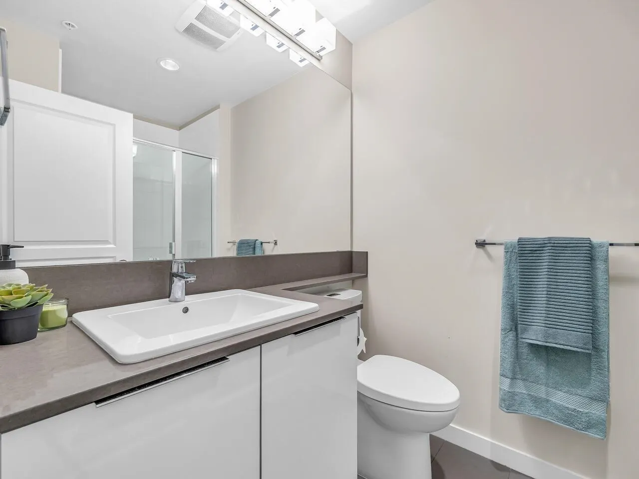 408 1151 Windsor Mews