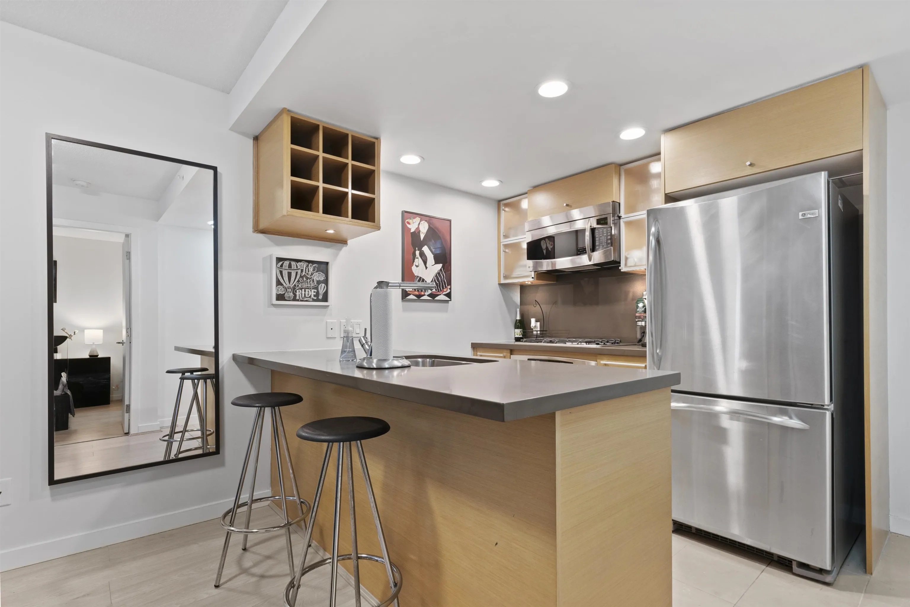 1405 833 Seymour Street