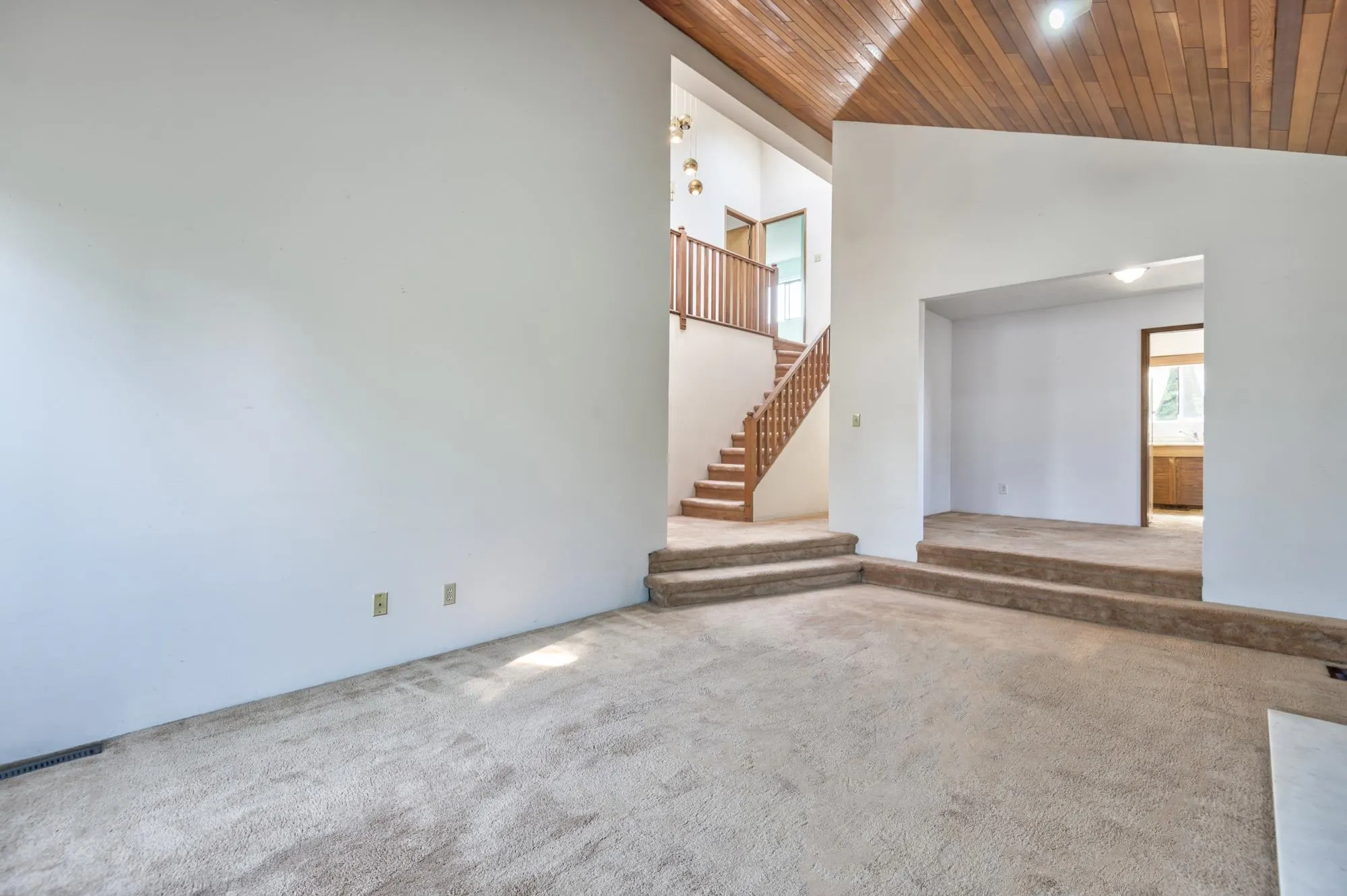 5202 Hollywood Drive