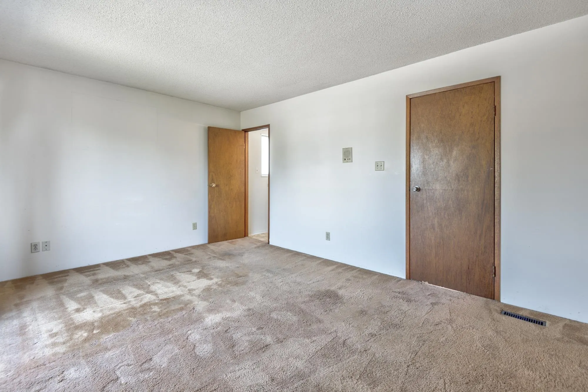 5202 Hollywood Drive