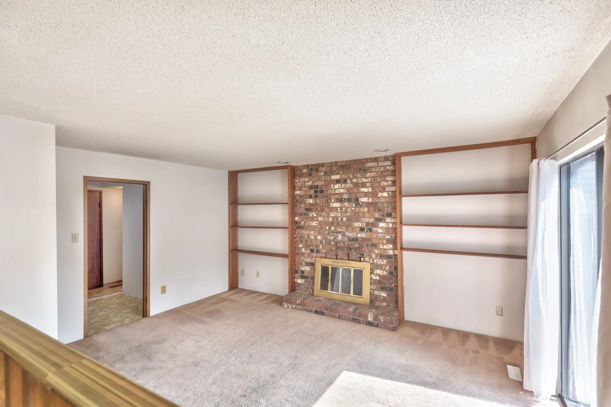 5202 Hollywood Drive