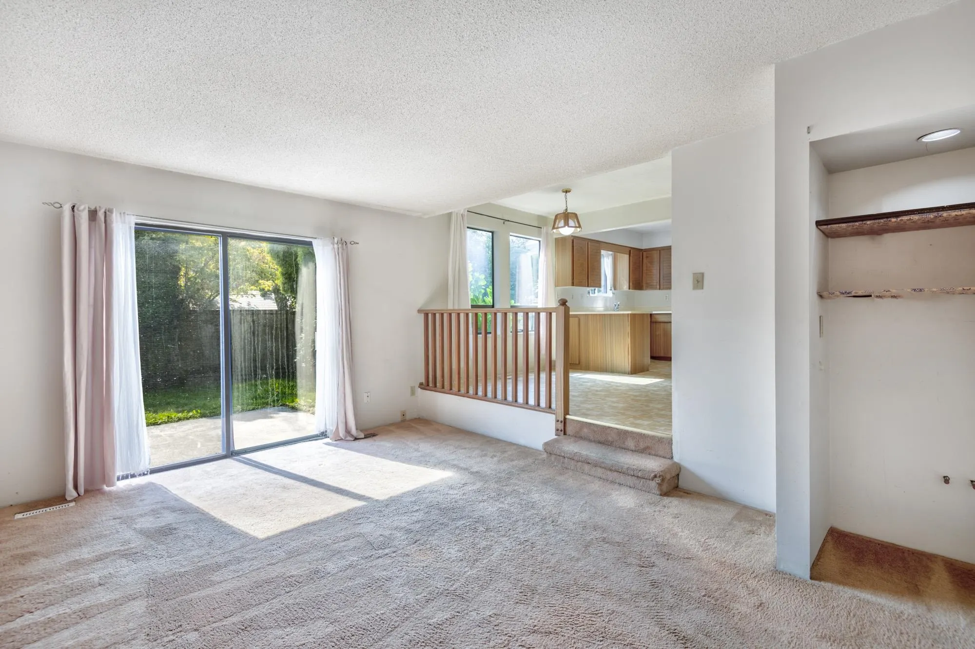5202 Hollywood Drive