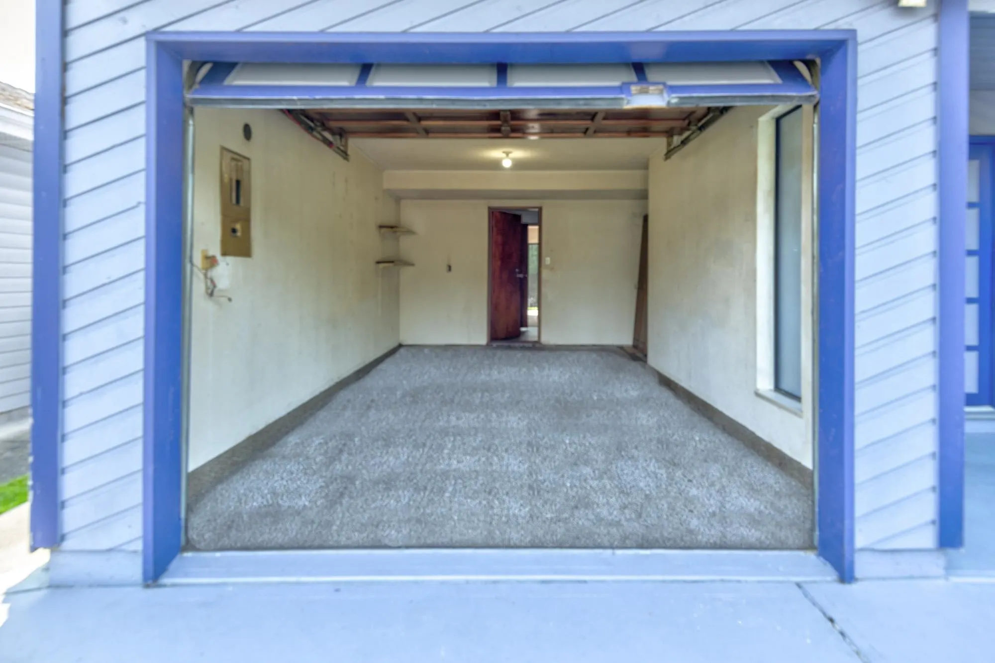 5202 Hollywood Drive