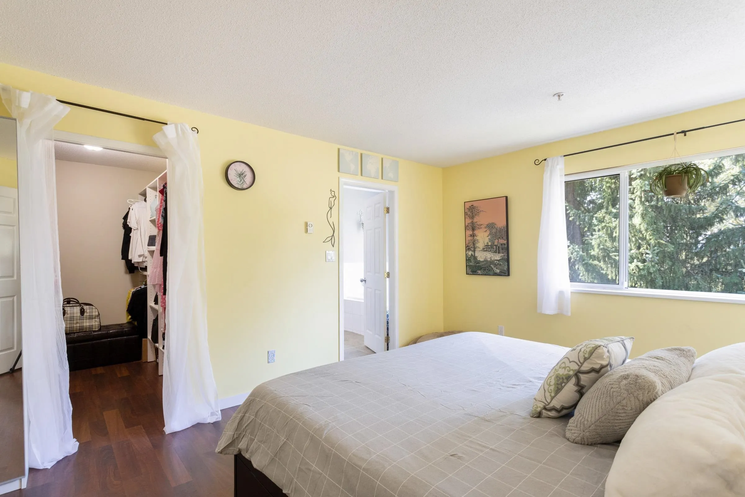 1103 O'flaherty Gate