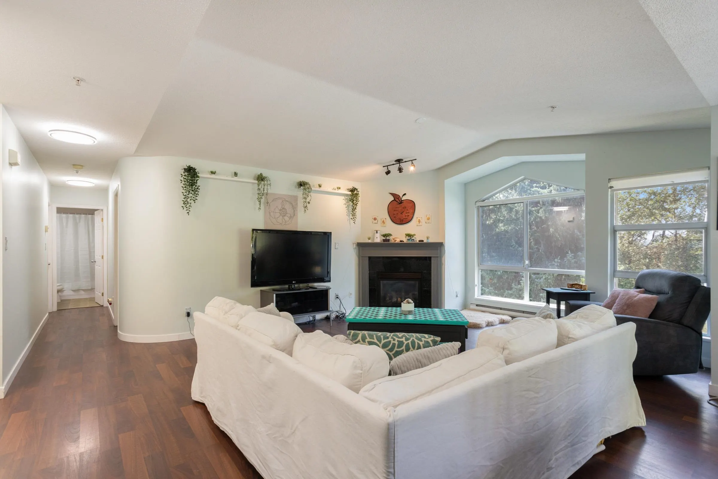 1103 O'flaherty Gate