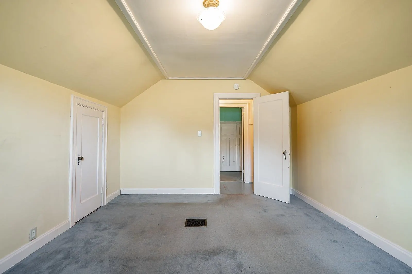 441 Kelly Street