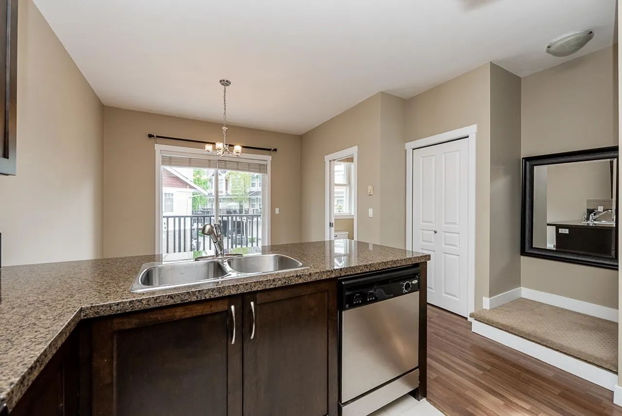 64 8676 158 Street