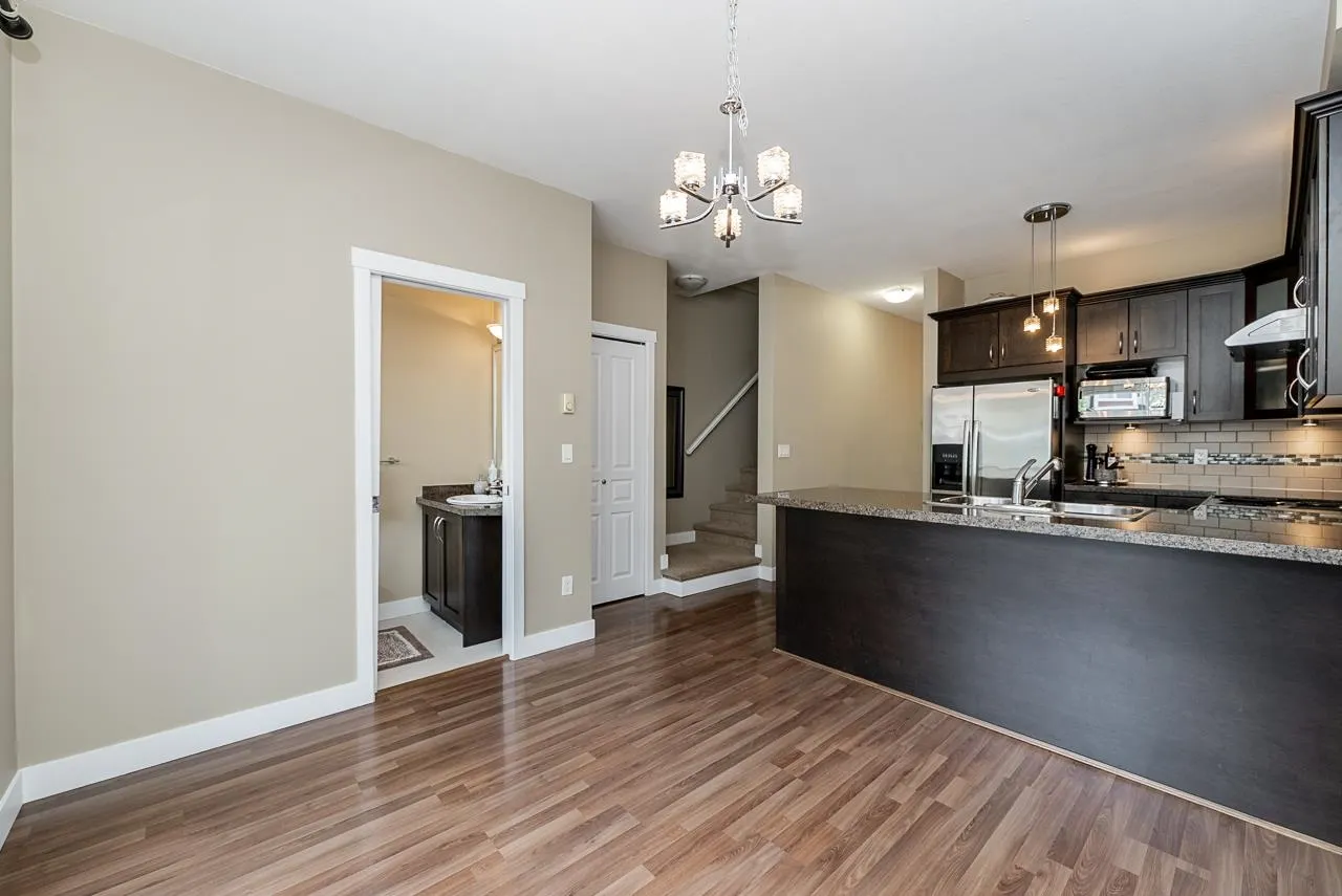 64 8676 158 Street