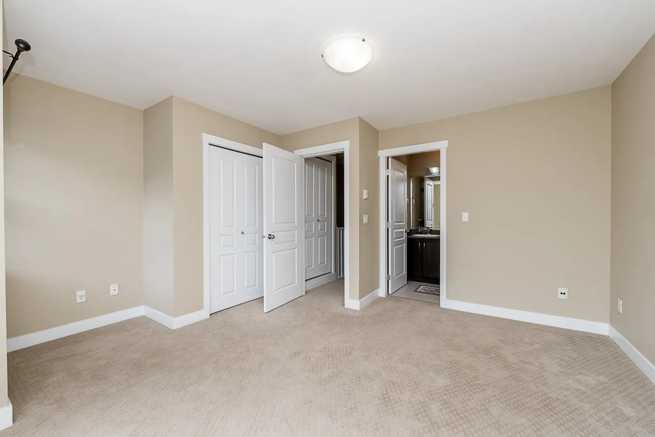 64 8676 158 Street