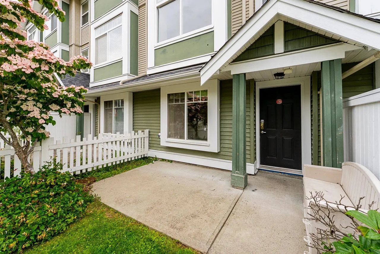 64 8676 158 Street