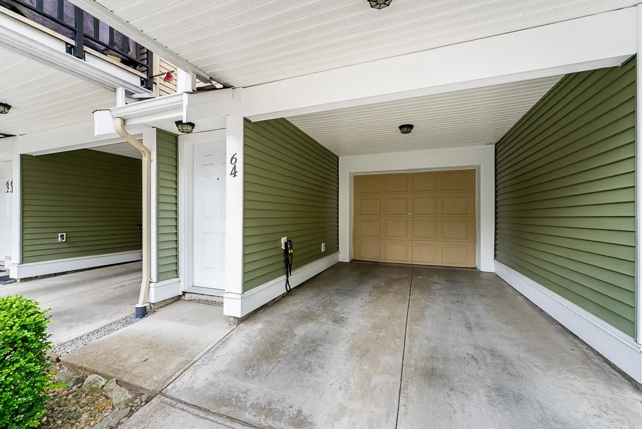 64 8676 158 Street
