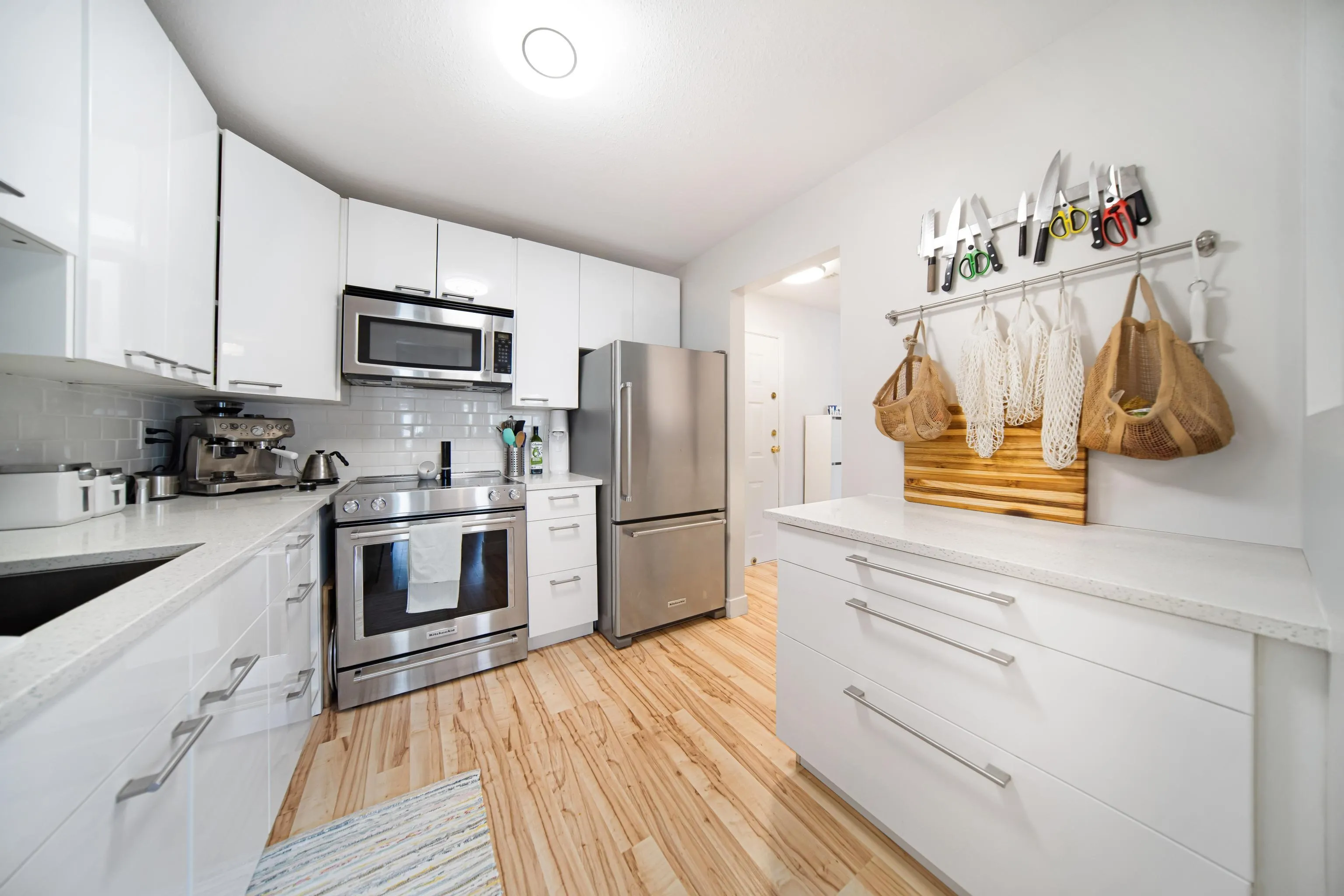 1175 Heffley Crescent