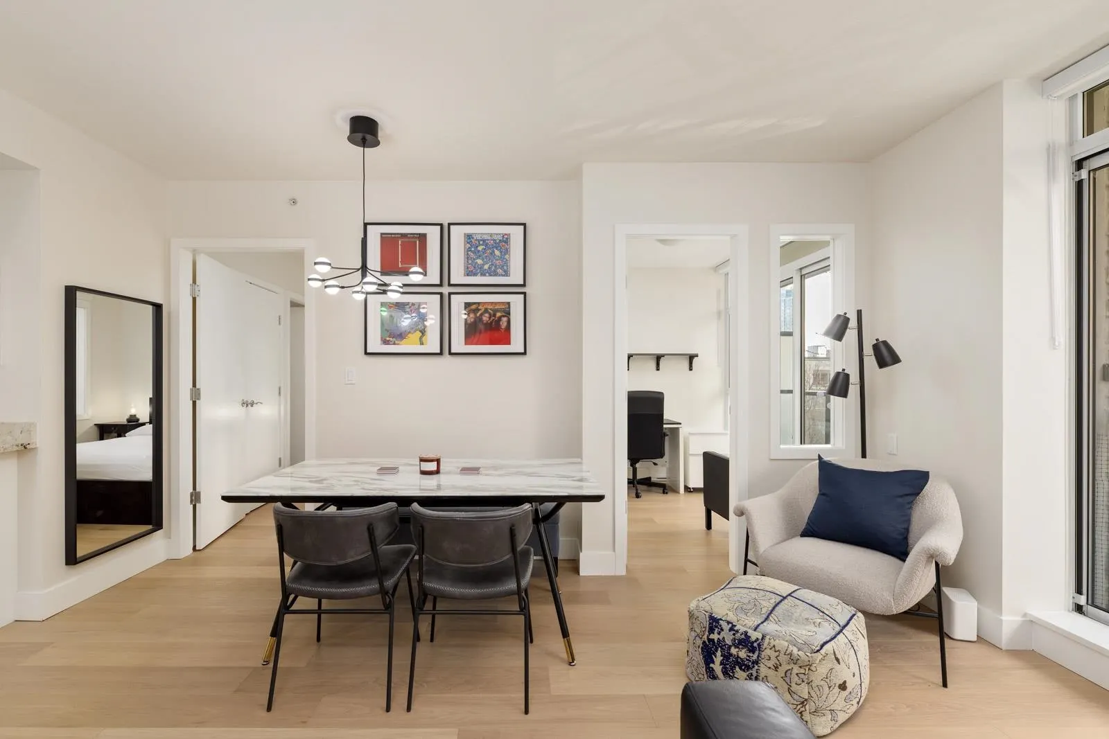 304 988 Richards Street