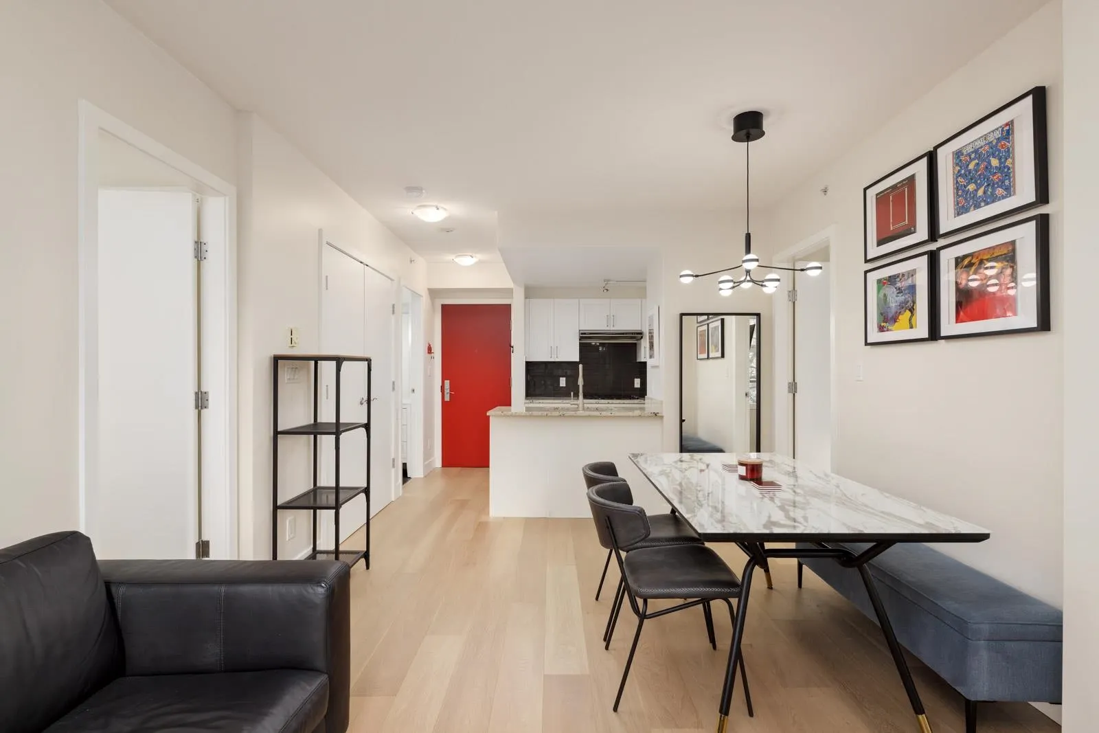 304 988 Richards Street