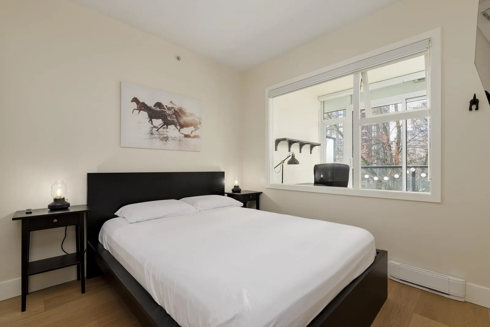 304 988 Richards Street