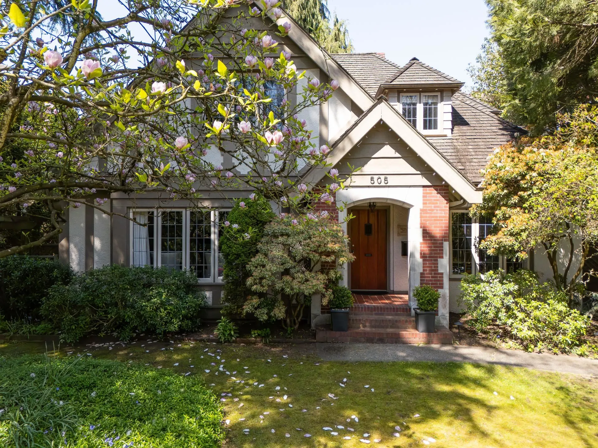 505 Queens Avenue