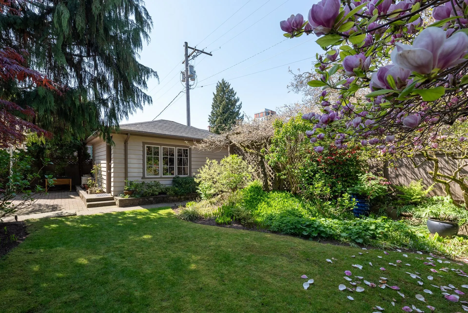 505 Queens Avenue