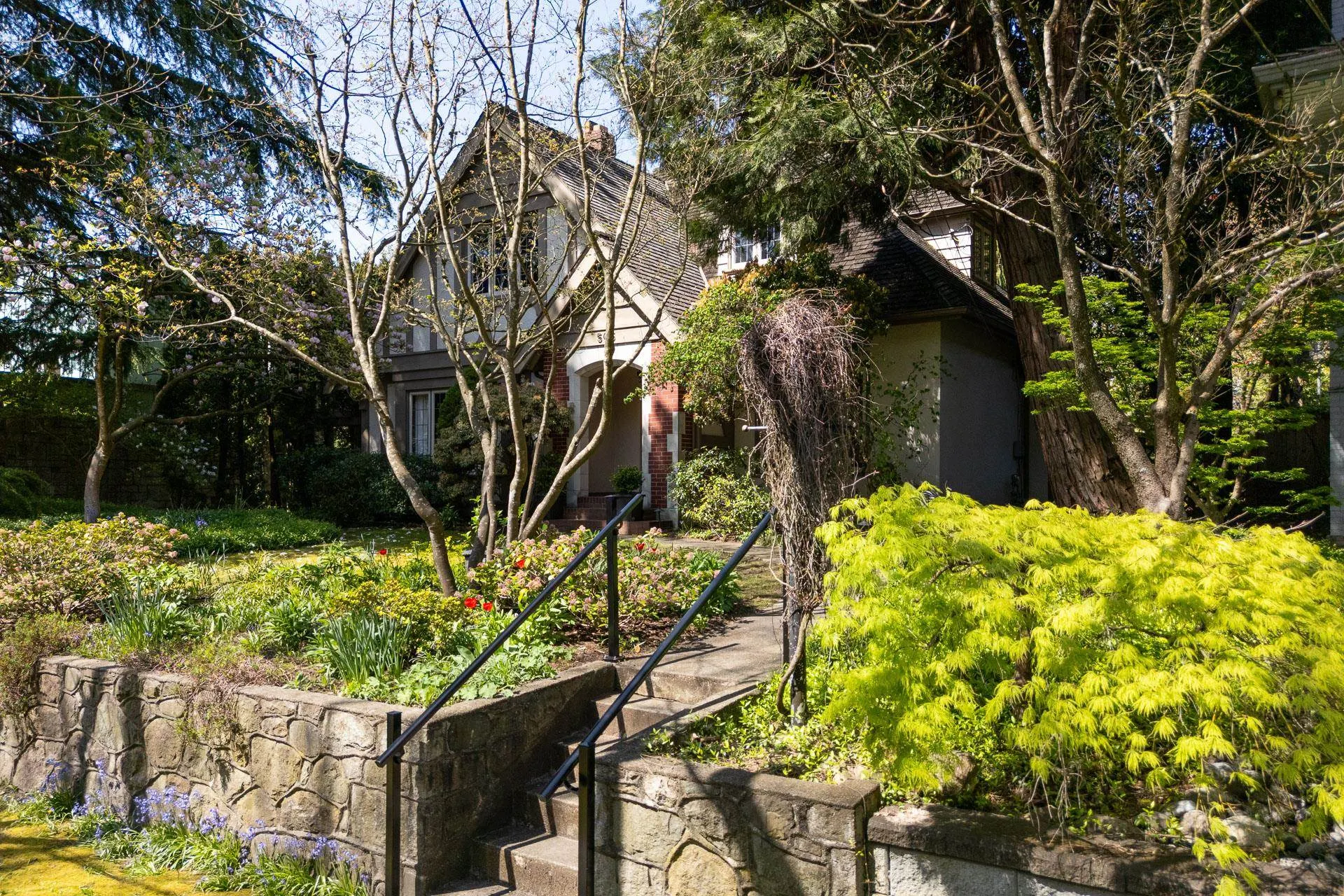 505 Queens Avenue