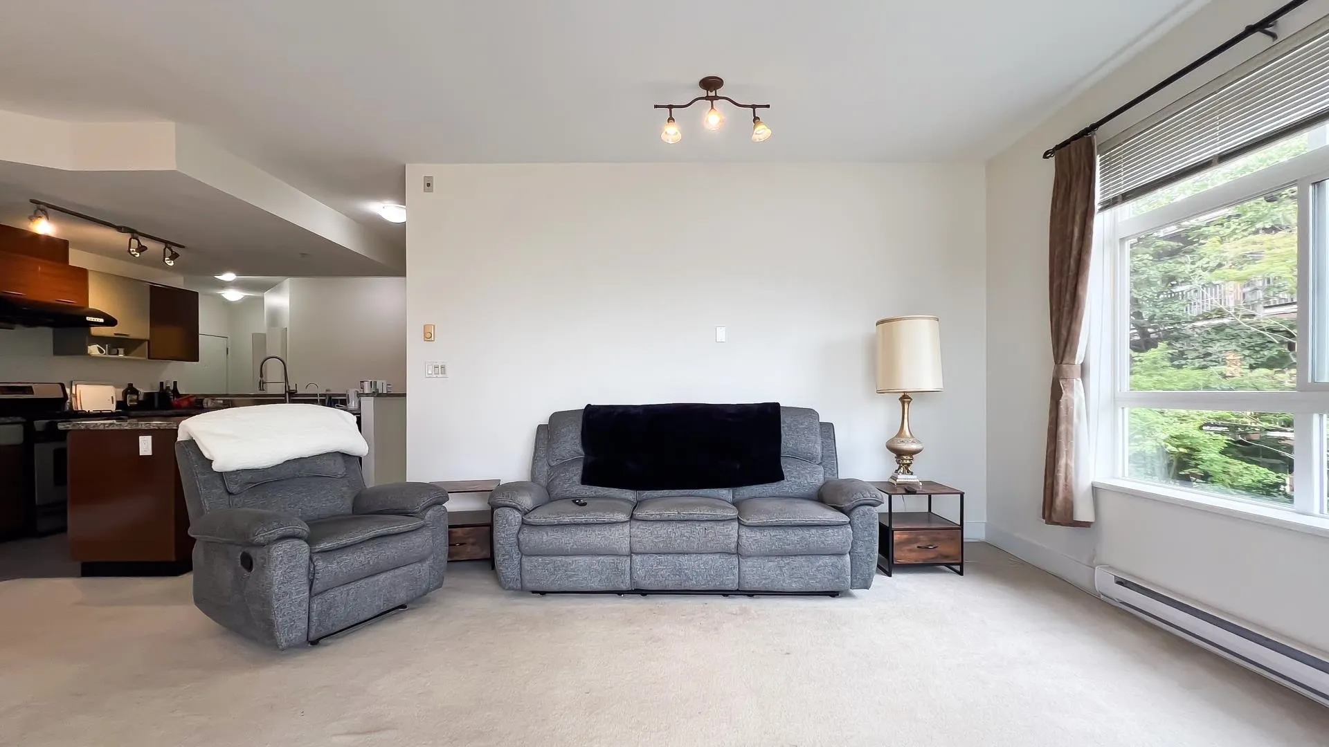220 9233 Ferndale Road