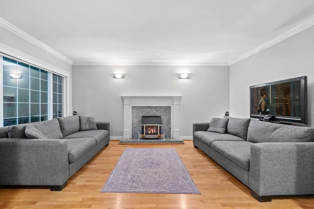 3998 Phyllis Road