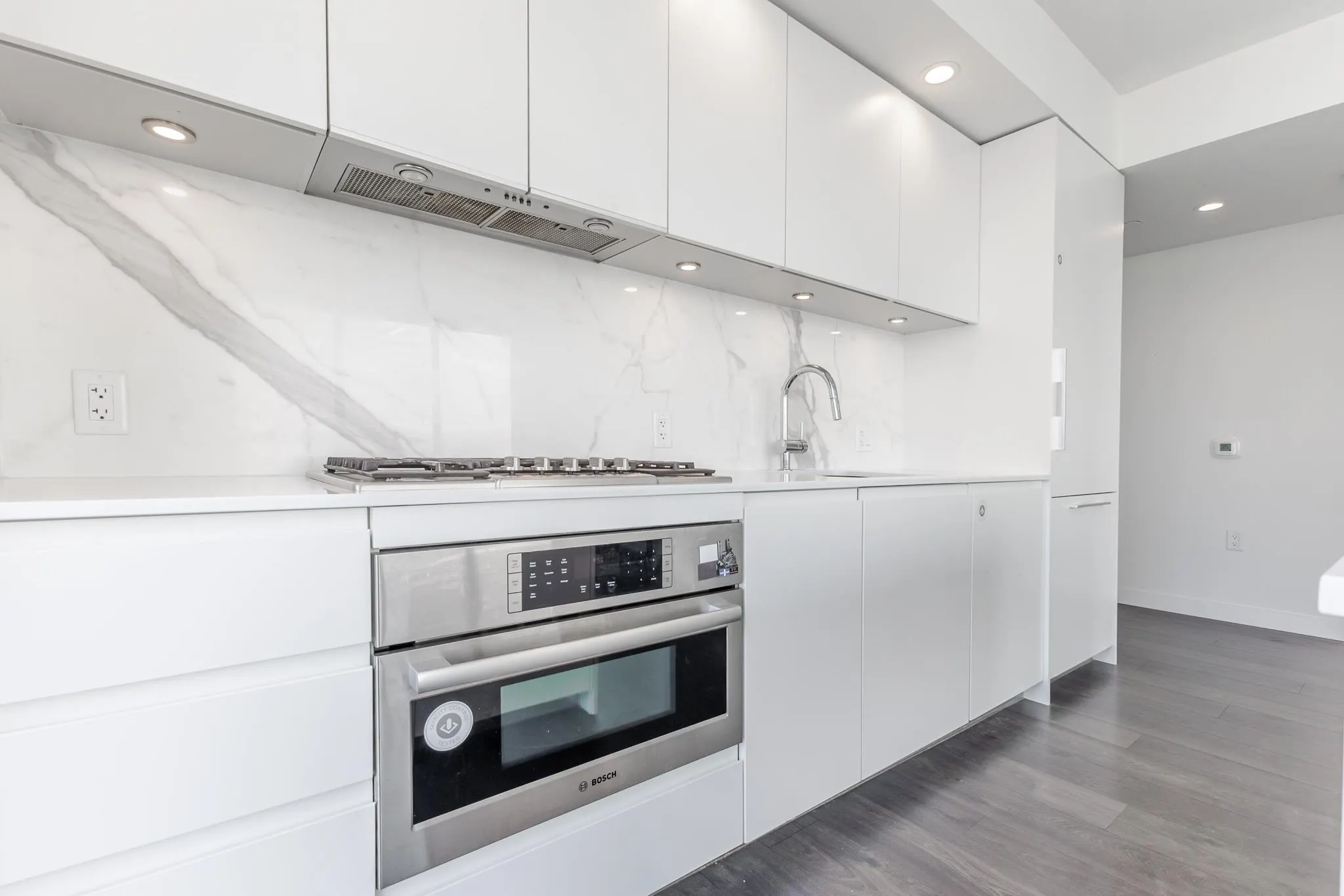 3007 6463 Silver Avenue